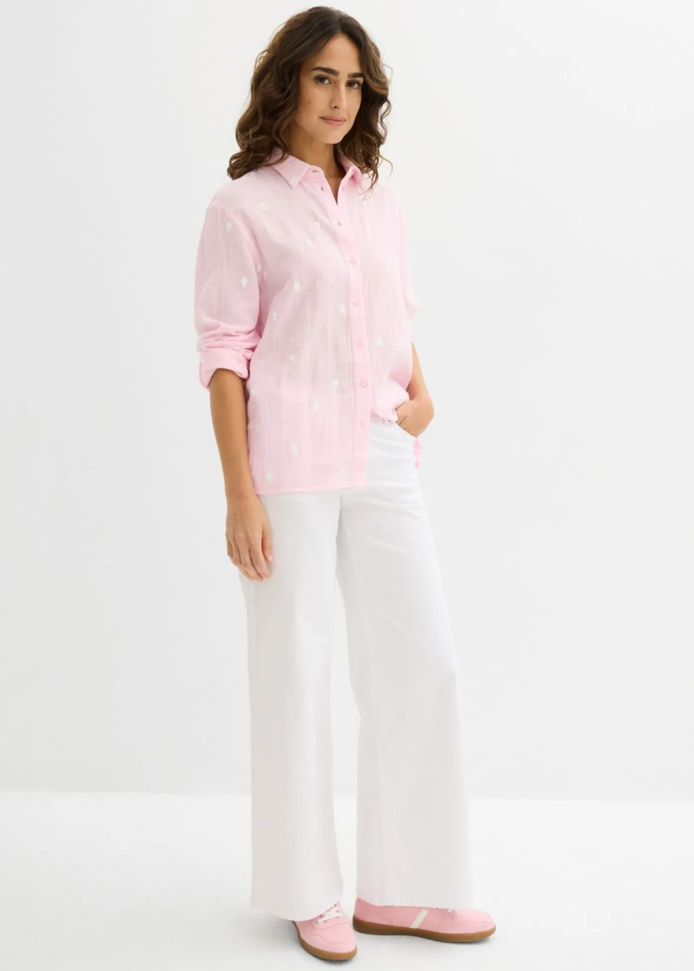 bonprix bonprix Blusa de muselina con corazones rosa cristal-blanco Sale