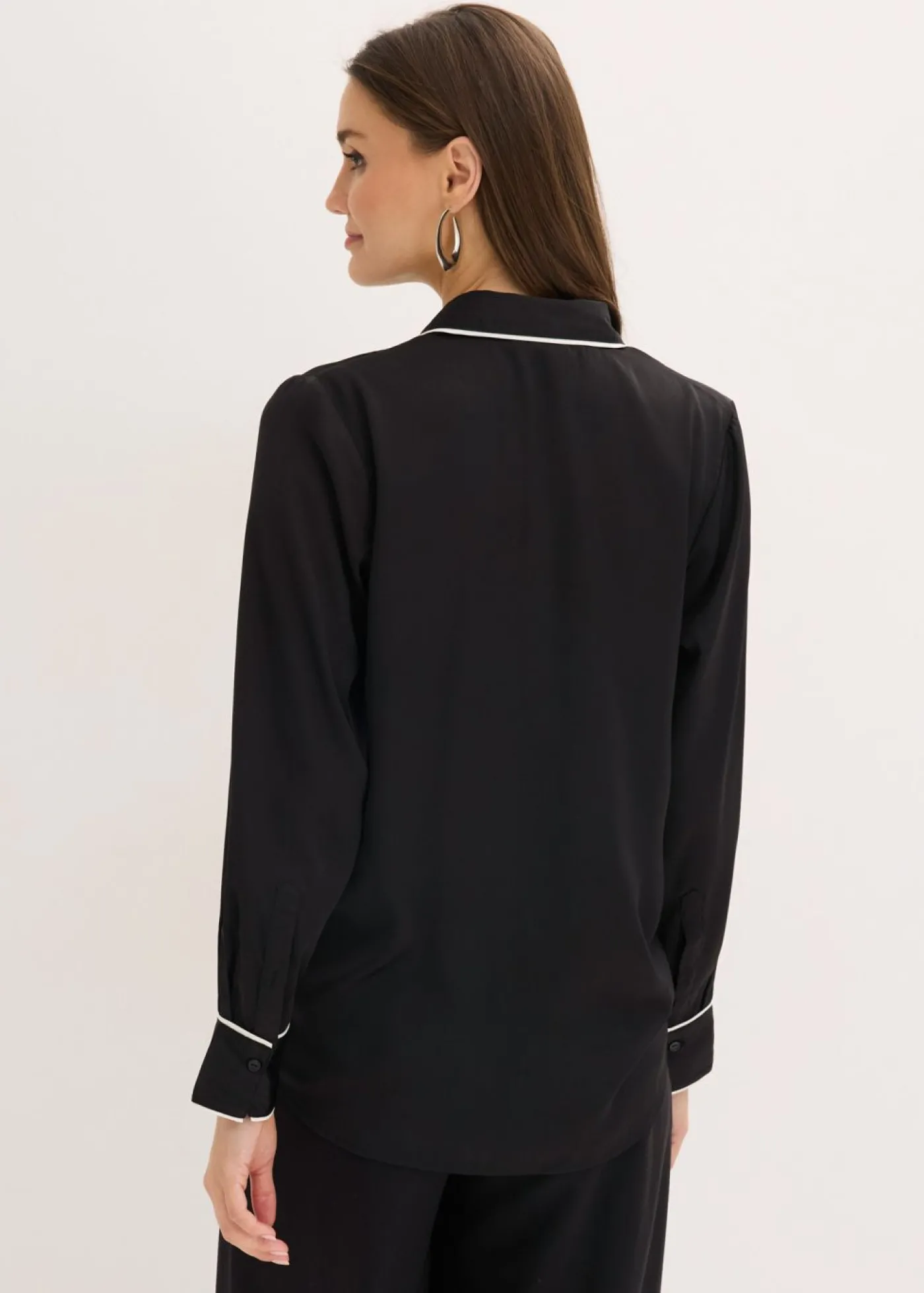 bonprix bonprix Blusa de satén fluido Negro-blanco lana Online