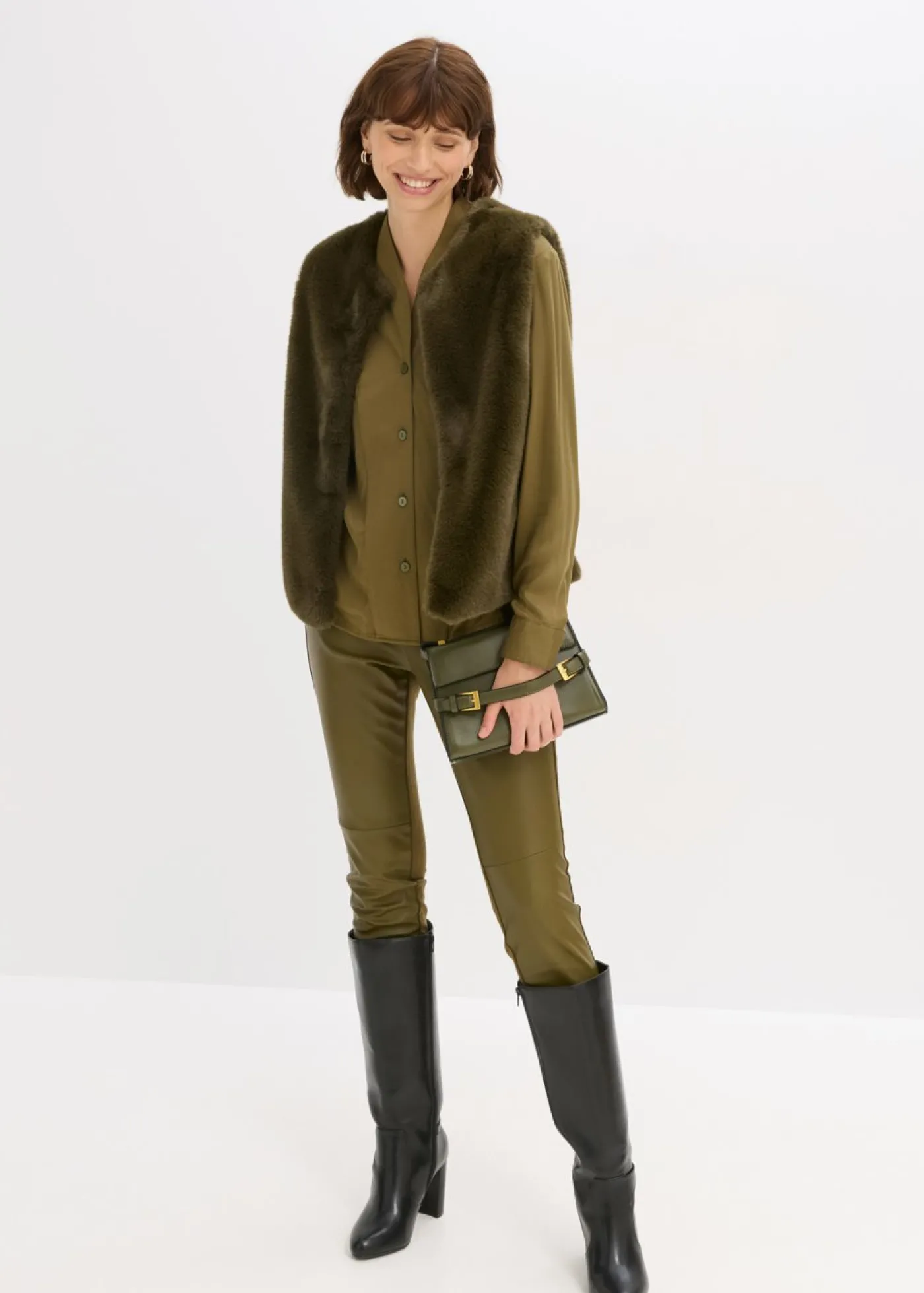 bonprix bonprix Blusa de satén fluido Oliva Outlet