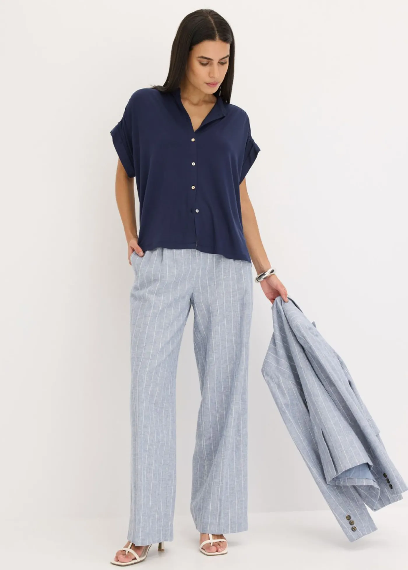 bonprix bonprix Blusa de suave mezcla de viscosa Azul marino Discount