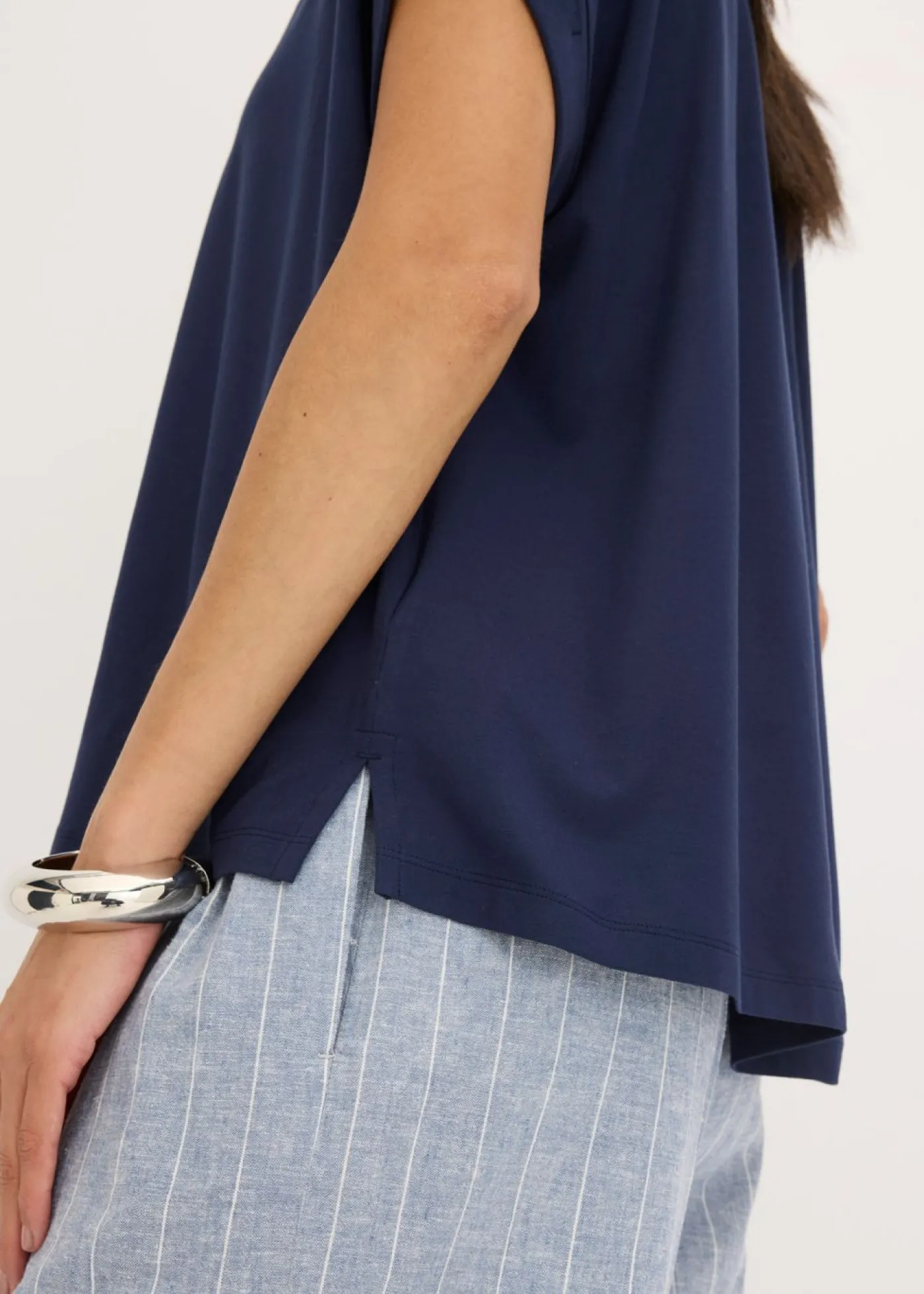 bonprix bonprix Blusa de suave mezcla de viscosa Azul marino Discount