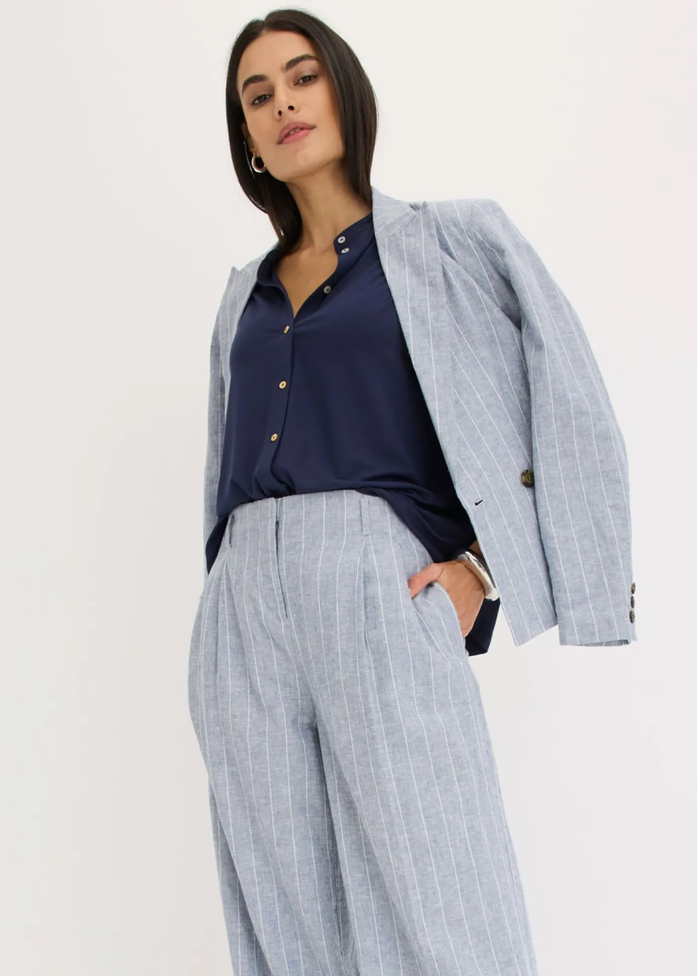 bonprix bonprix Blusa de suave mezcla de viscosa Azul marino Discount