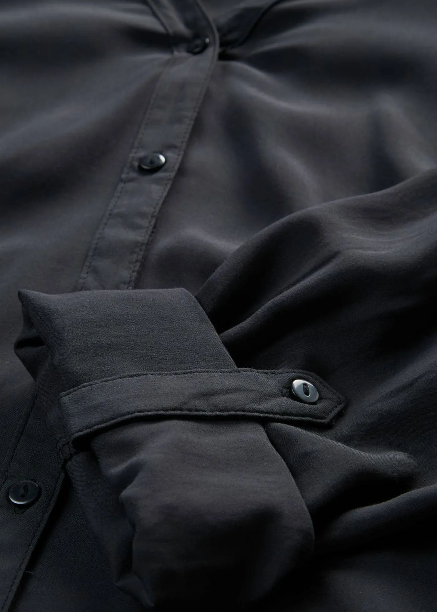 bonprix bonprix Blusa de viscosa fluida Negro Outlet
