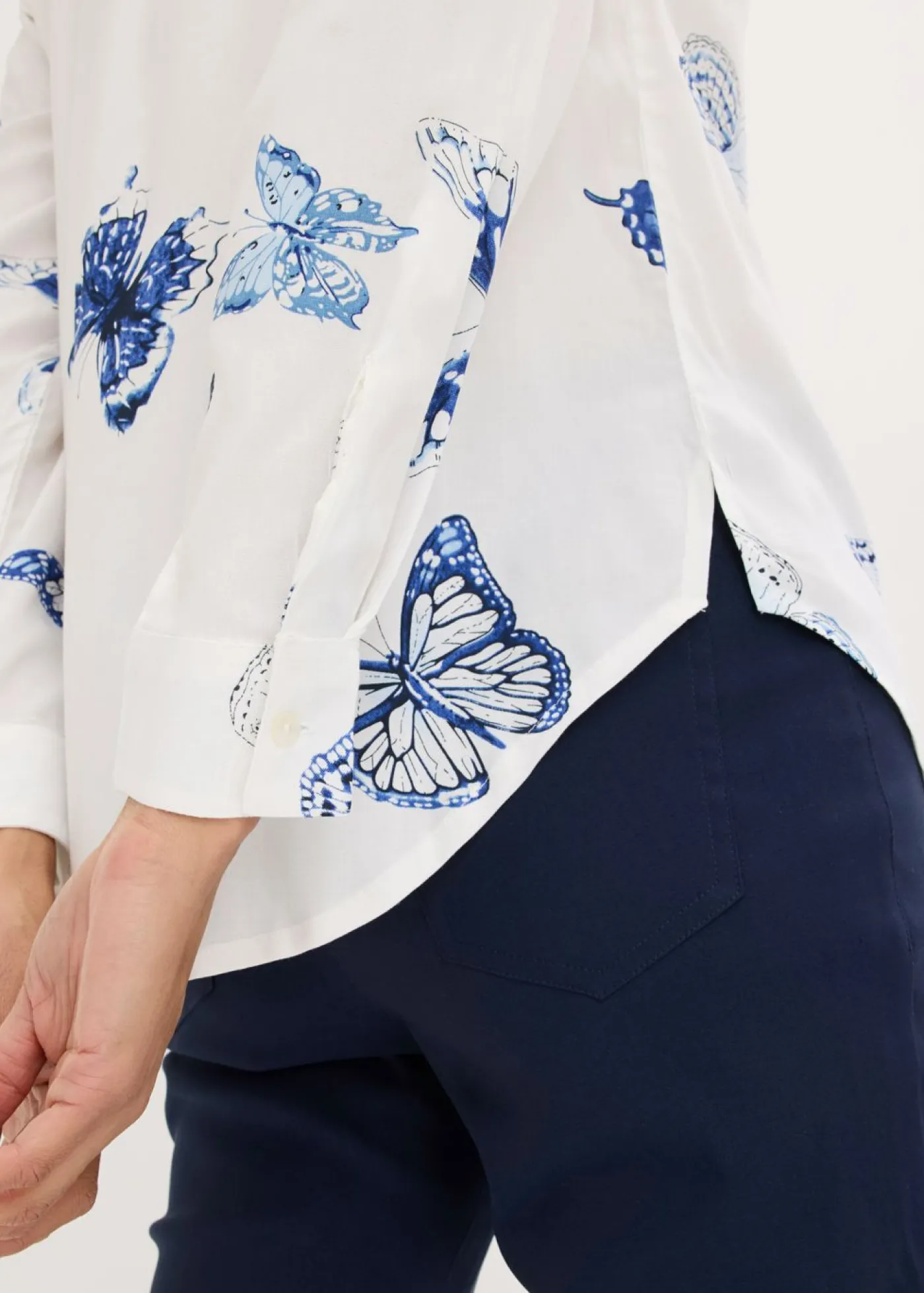 bonprix bonprix Blusa estampada de viscosa Blanco-azul estampado Sale