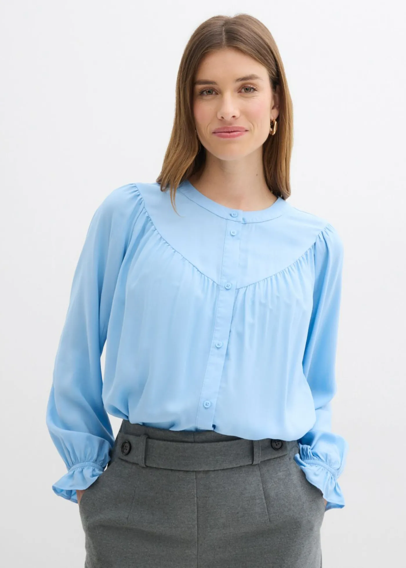 bonprix bonprix Blusa estilo prairie de viscosa fluida Azul claro New