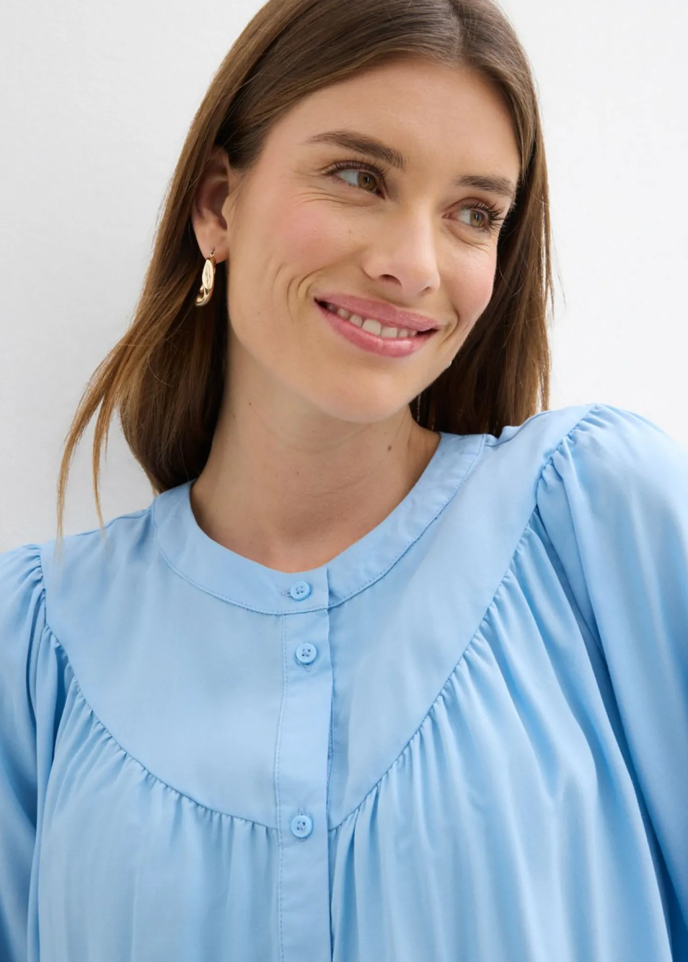 bonprix bonprix Blusa estilo prairie de viscosa fluida Azul claro New