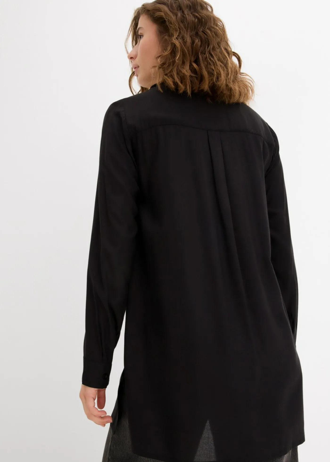 bonprix bonprix Blusa larga con abertura de viscosa fluida Negro Sale