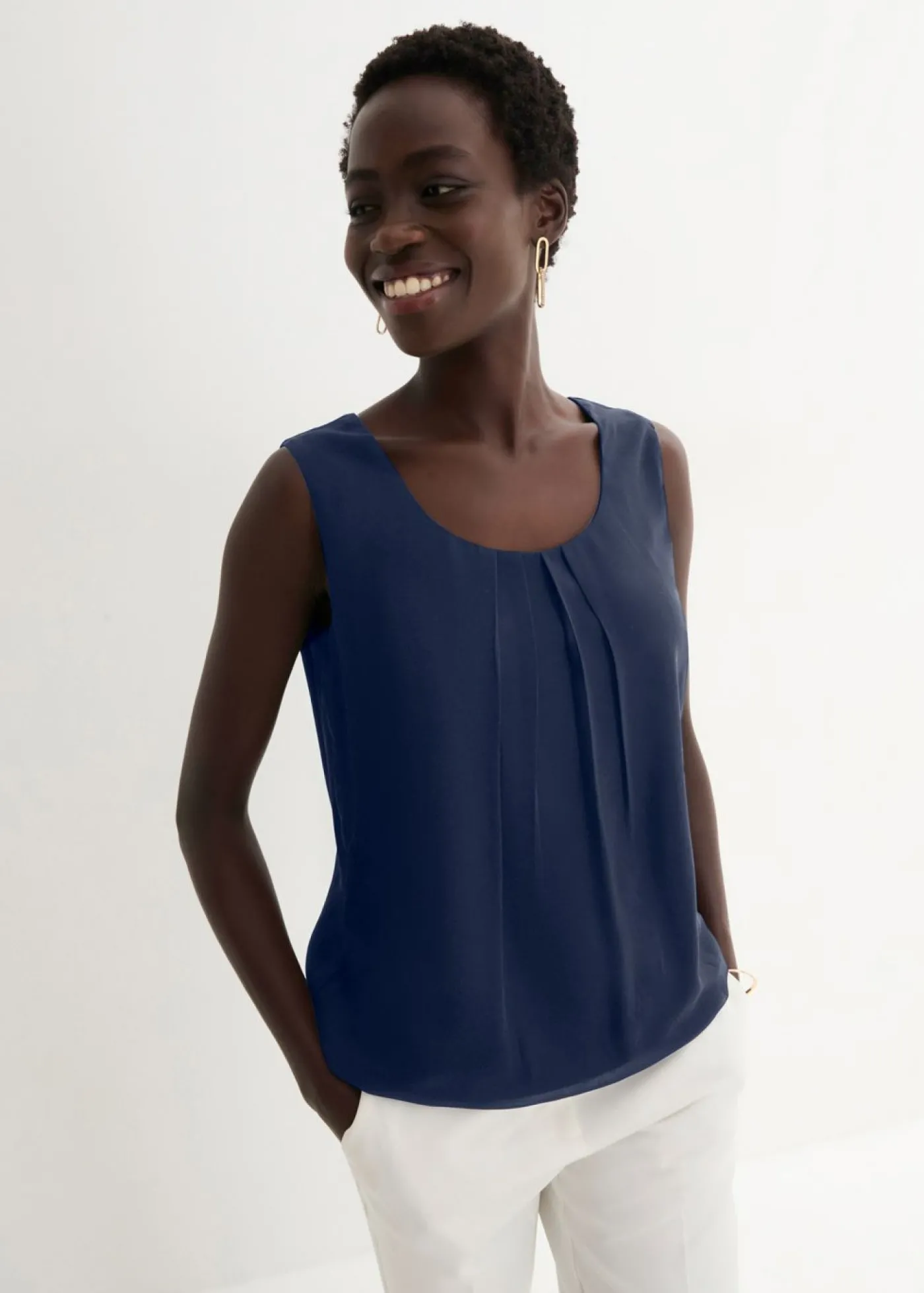 bonprix bonprix Blusa sin mangas Azul oscuro Hot