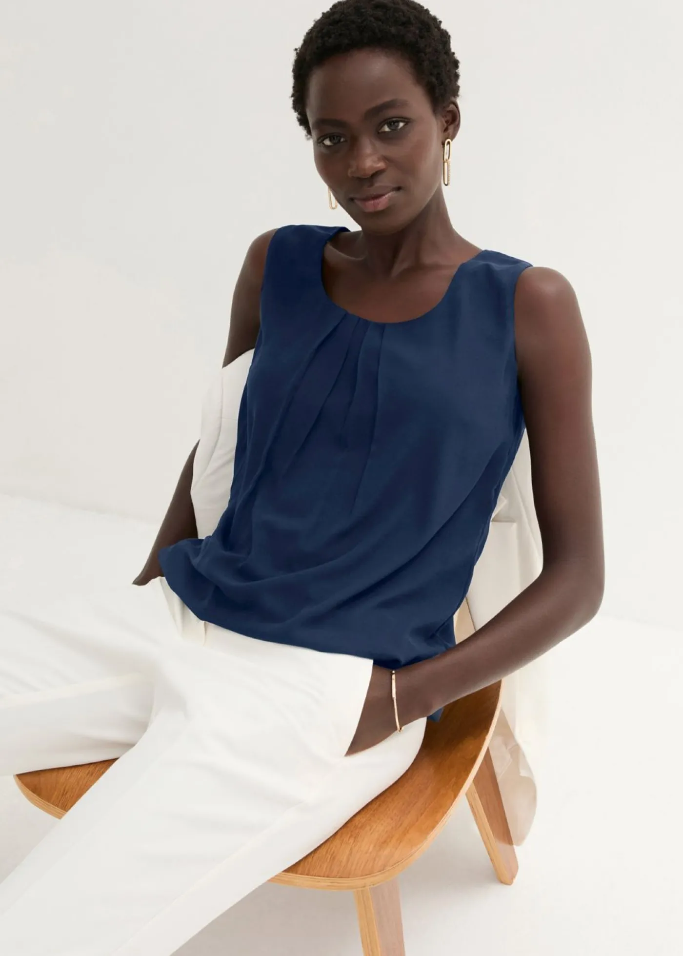 bonprix bonprix Blusa sin mangas Azul oscuro Hot