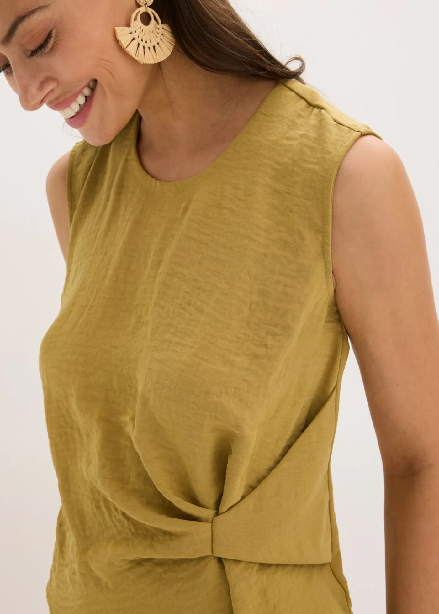 bonprix bonprix Blusa sin mangas con nudos verde oliva mate Discount