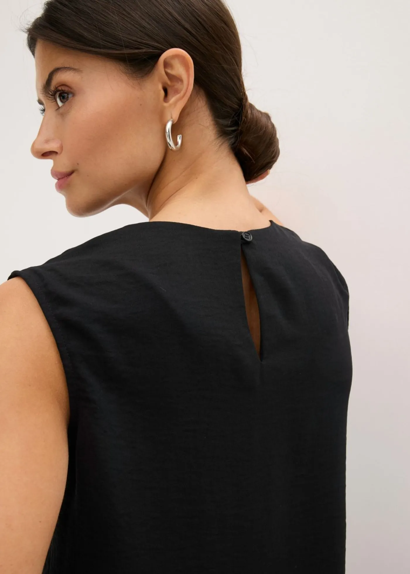 bonprix bonprix Blusa sin mangas con nudos Negro Clearance