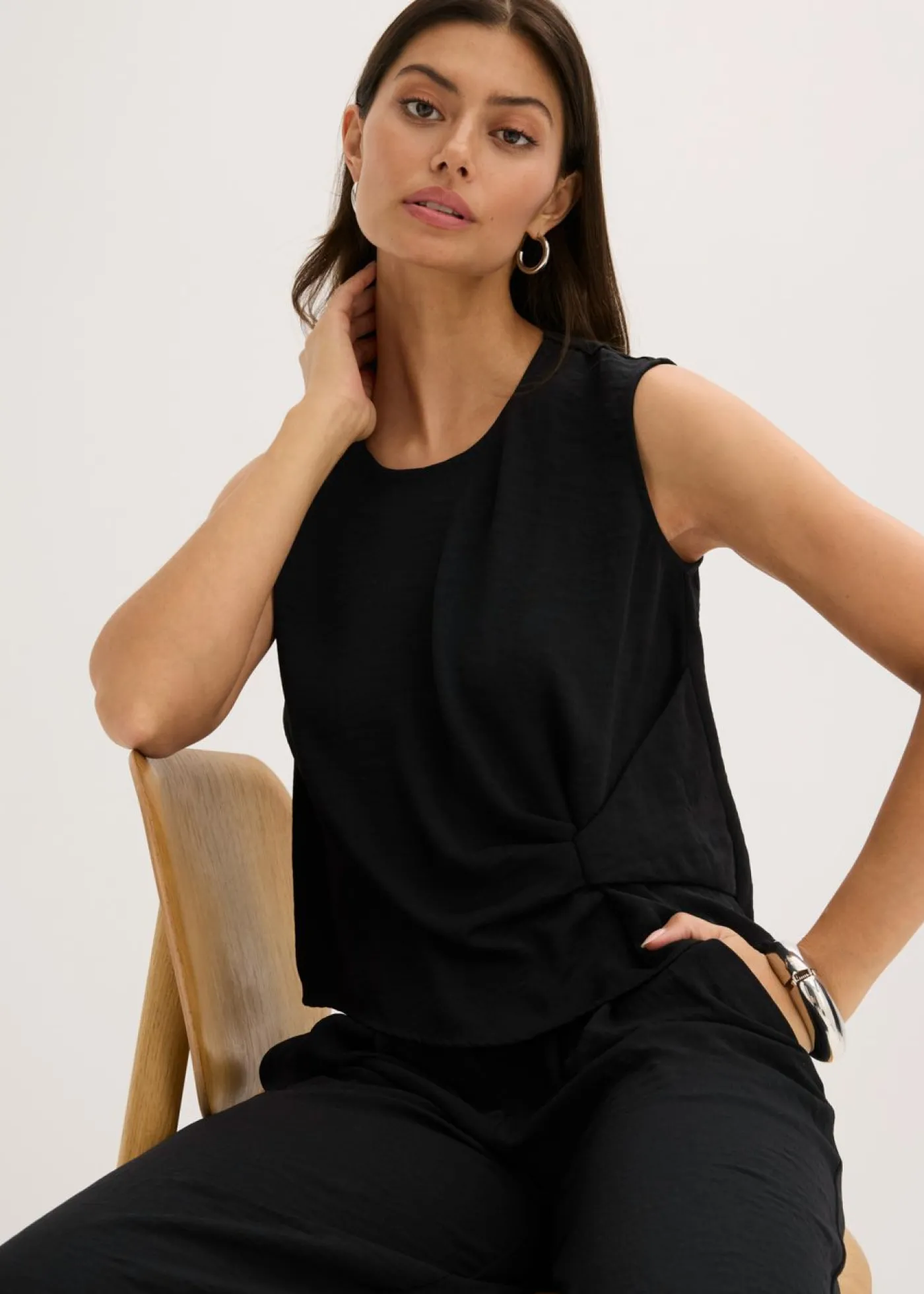 bonprix bonprix Blusa sin mangas con nudos Negro Clearance