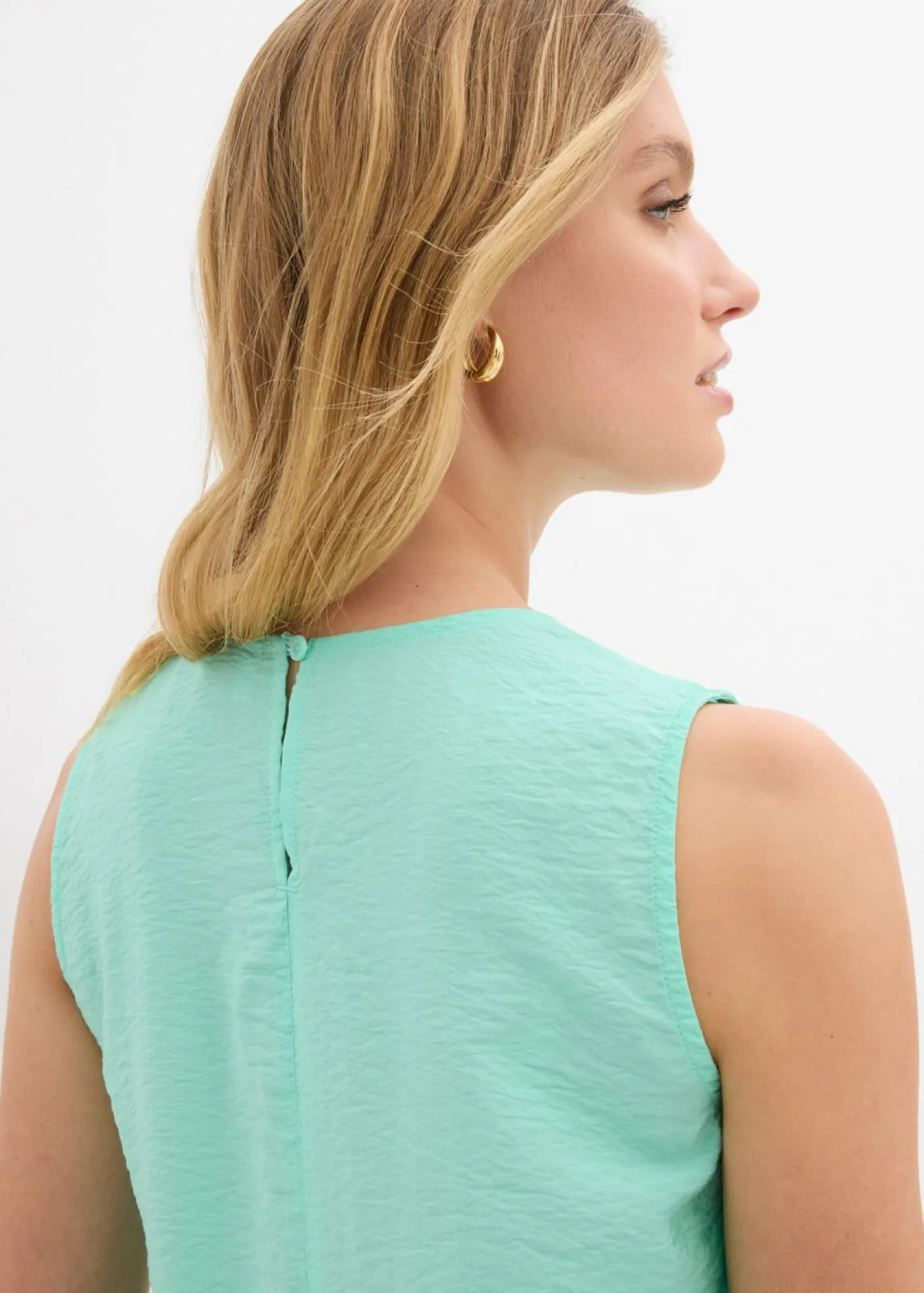 bonprix bonprix Blusa sin mangas de mezcla de viscosa fluida Azul mentol Hot