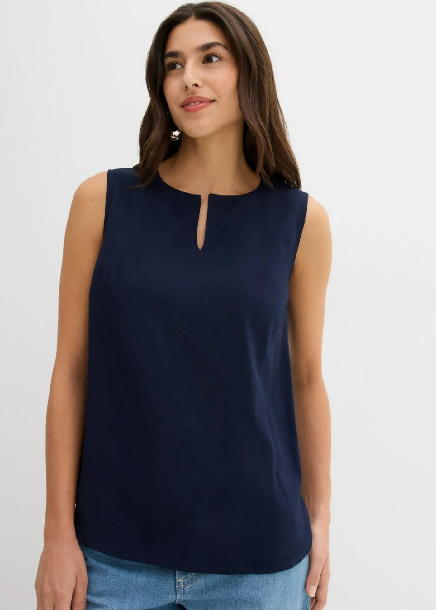 bonprix bonprix Blusa sin mangas de viscosa suave Azul marino Hot