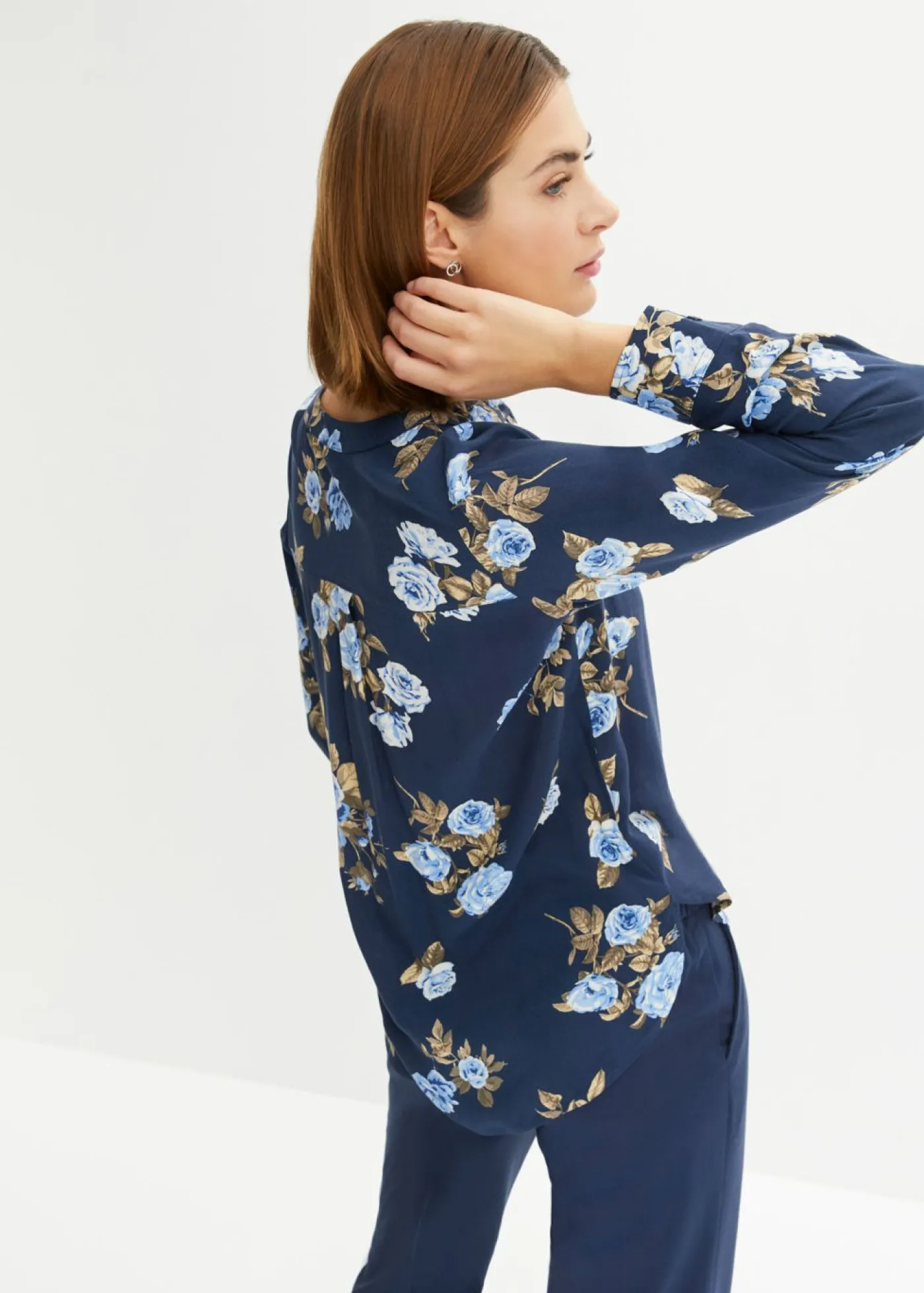 bonprix bonprix Blusa tipo túnica Azul marino-azul de flores Clearance