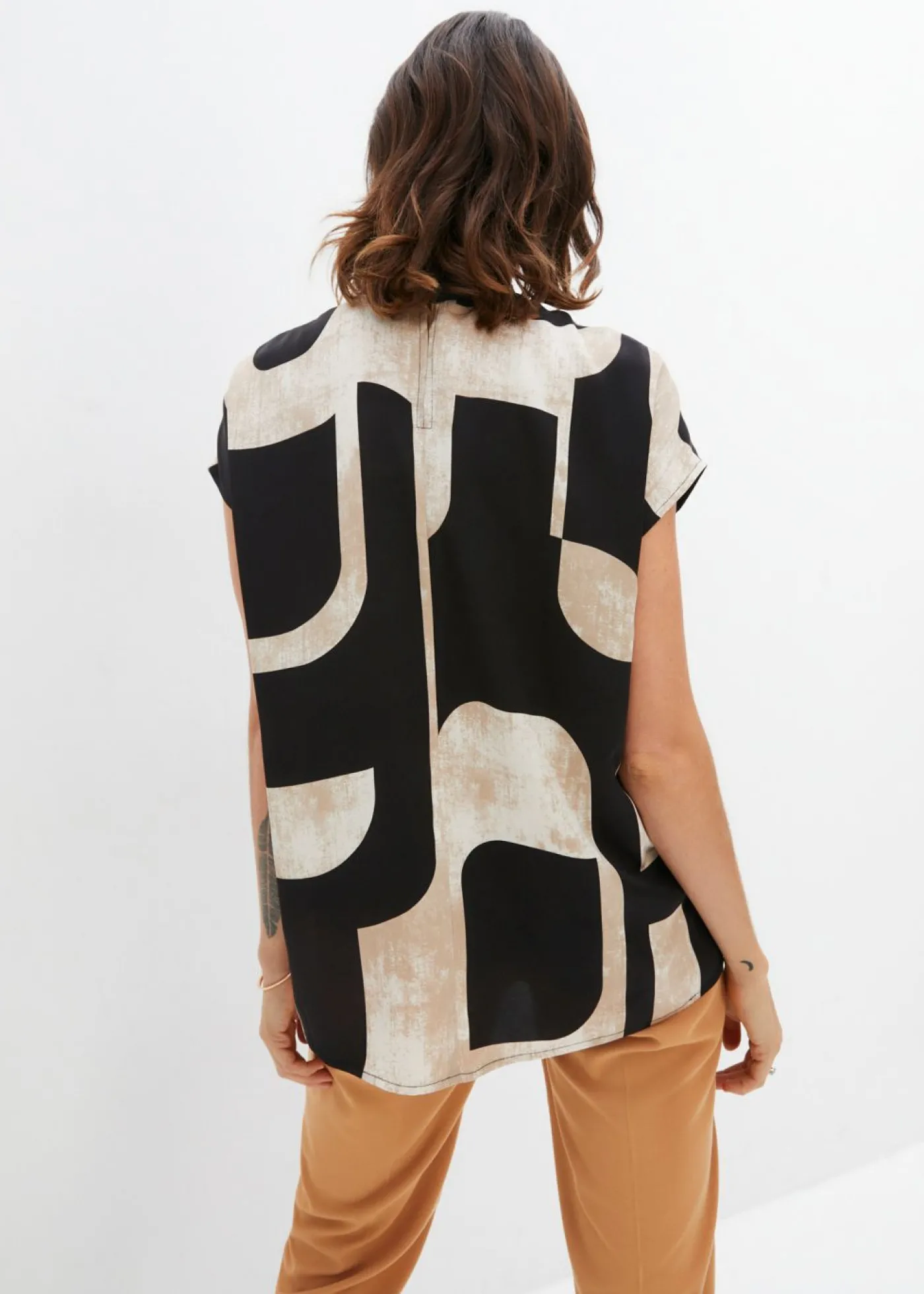bonprix bonprix Blusa tipo túnica de staén negro/gris guijarro/beige-kaki Best