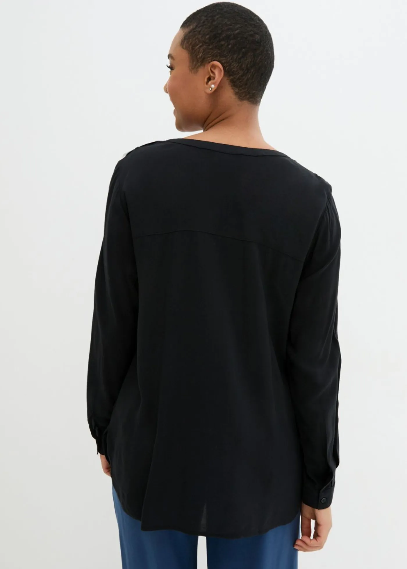 bonprix bonprix Blusa tipo túnica de viscosa suave Negro