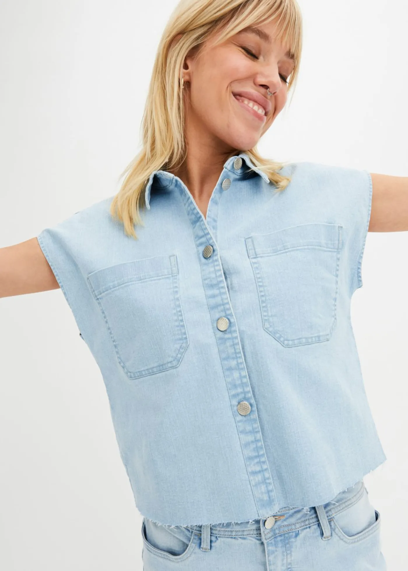 bonprix bonprix Blusa vaquera boxy, corta denim hielo usado Sale