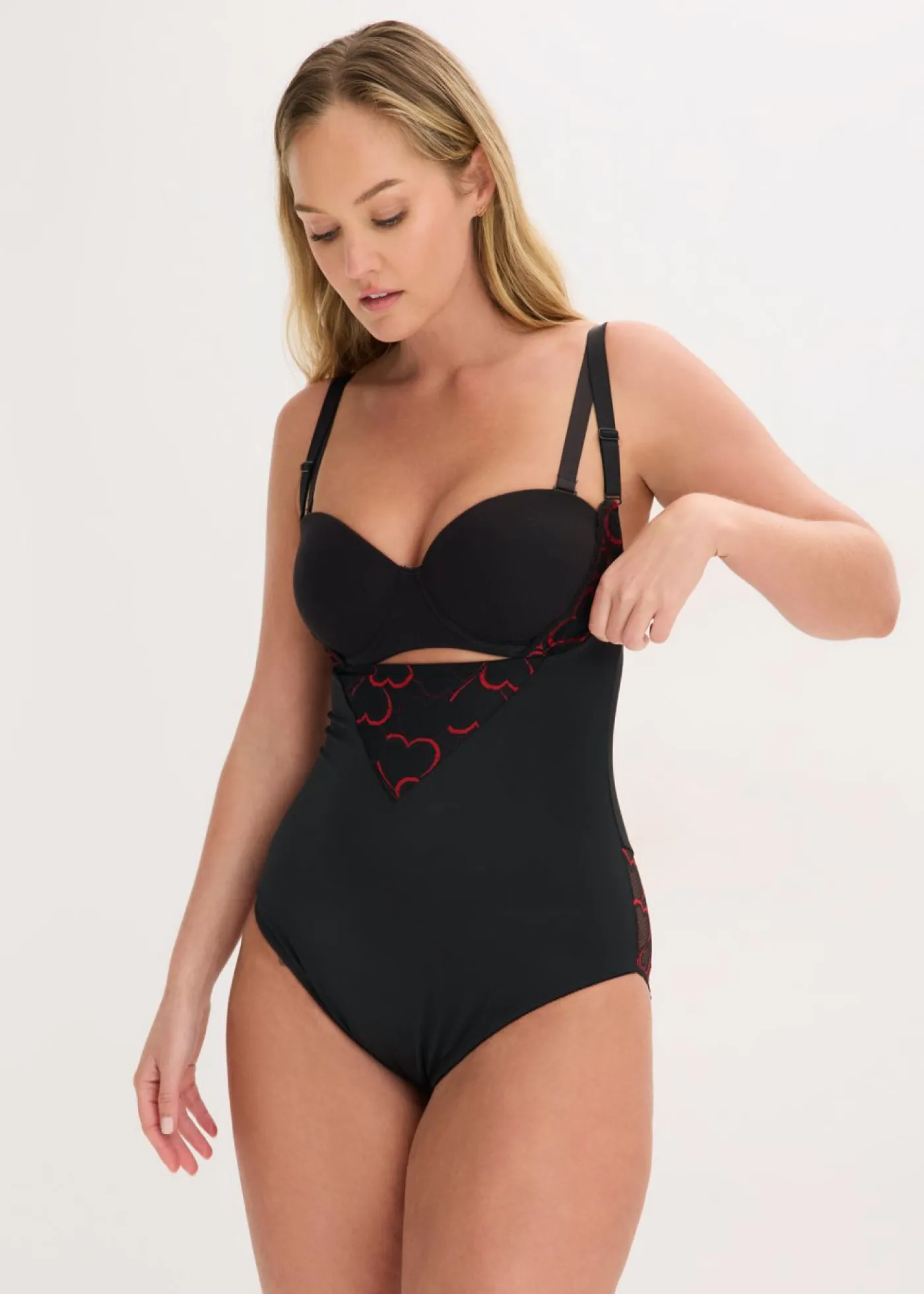 bonprix bonprix Body con ligero efecto moldeador y encaje Negro-rojo salsa Sale