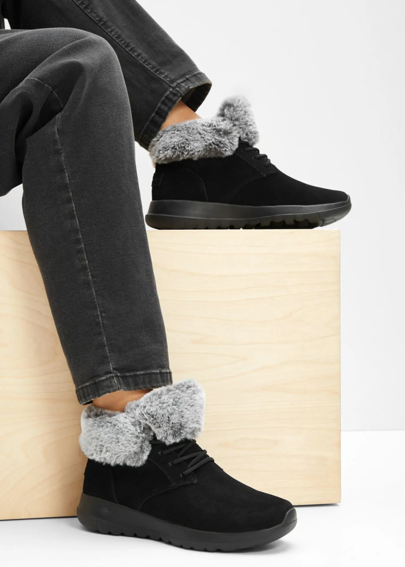 bonprix Skechers Botas con cordones de Skechers Negro Discount