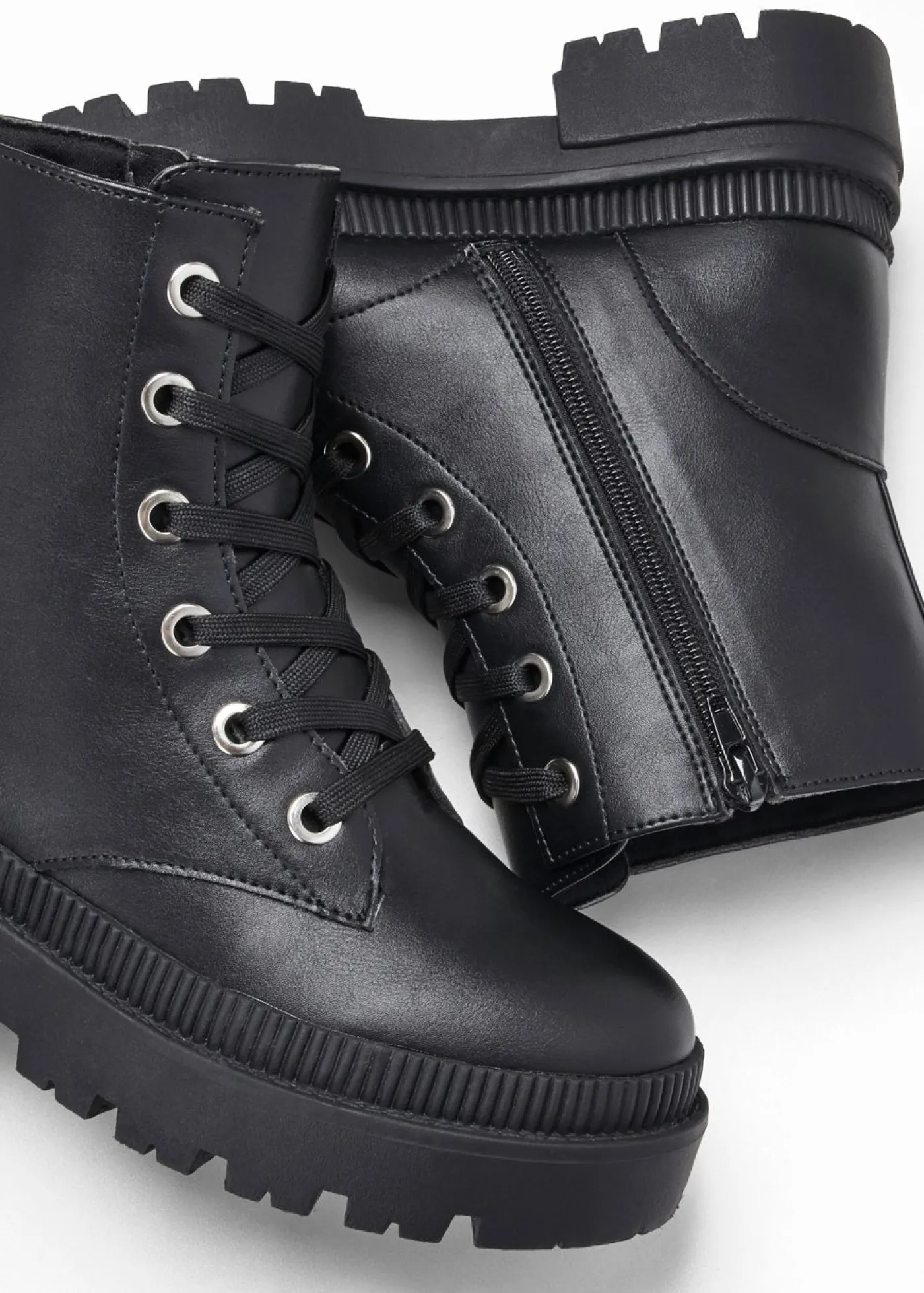 bonprix bonprix Botas con cordones y suela perfilada Negro Outlet
