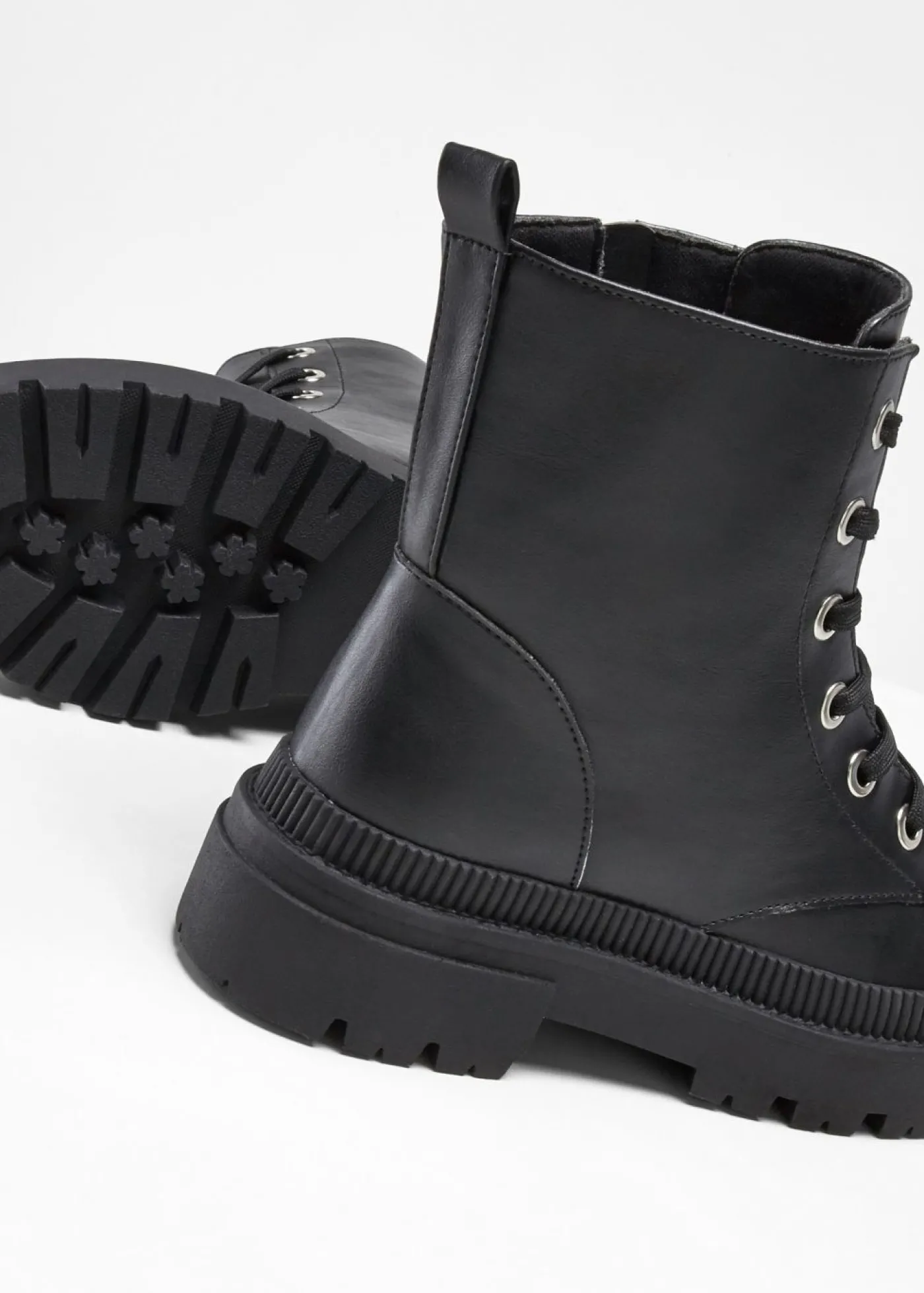 bonprix bonprix Botas con cordones y suela perfilada Negro Outlet