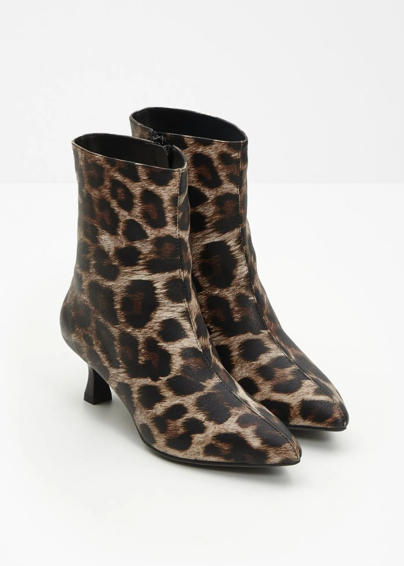 bonprix bonprix Botines estampado leo marrón Online