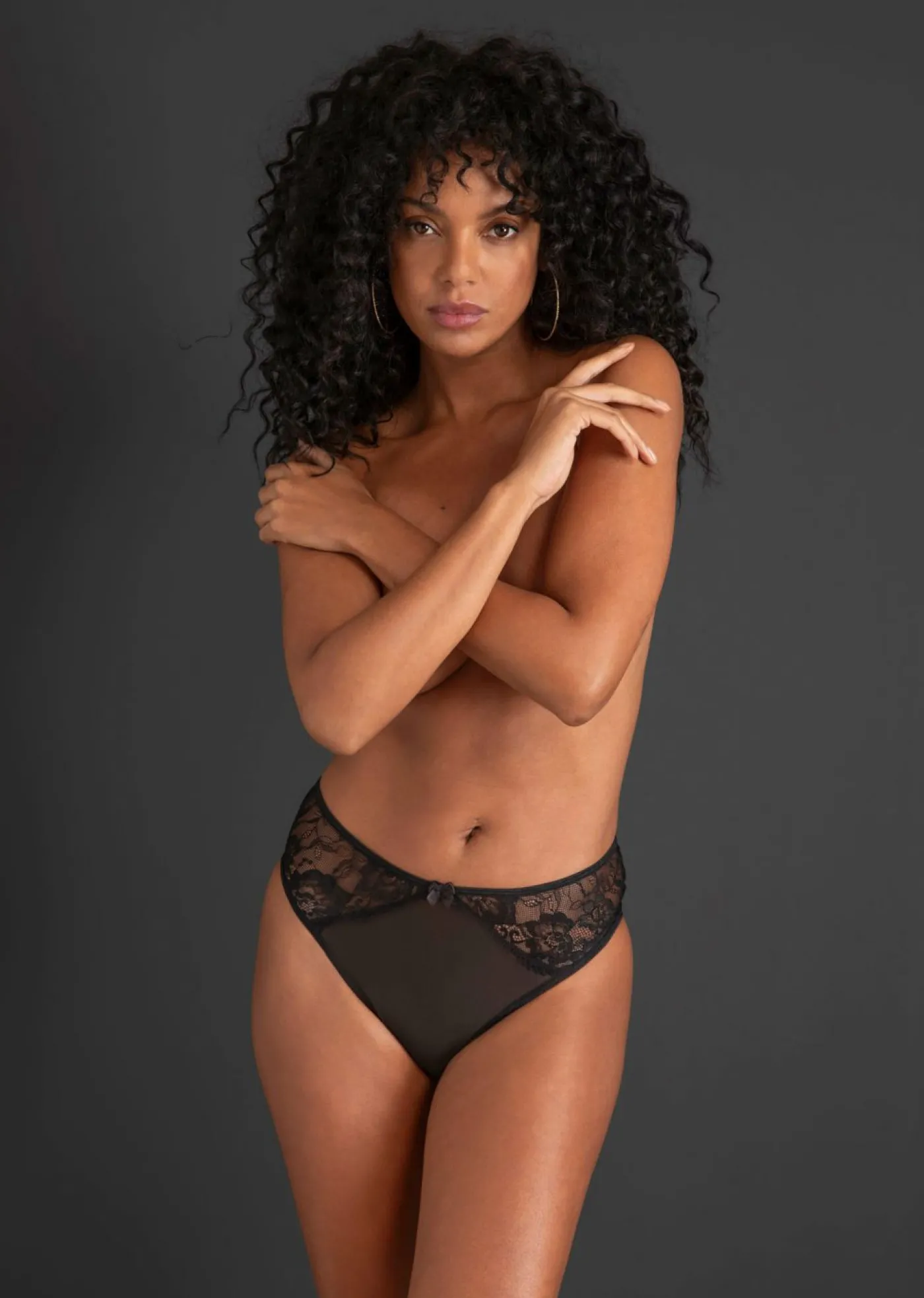 bonprix VENUS Braga con abertura Negro Hot
