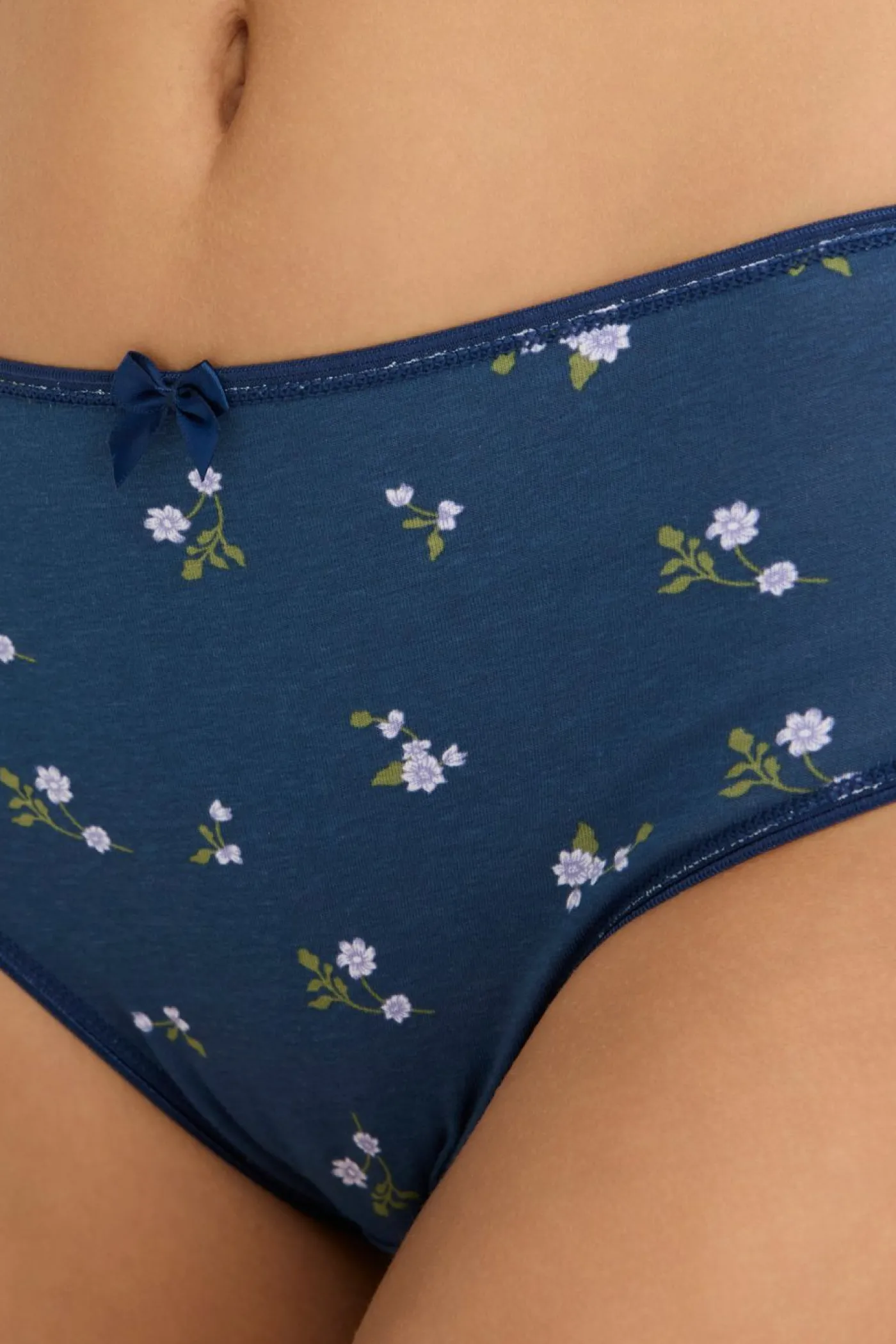 bonprix bonprix Braga con algodón cómodo (5 unidades) azul almirante-lavanda claro-verde lodo-blanco con flores Clearance