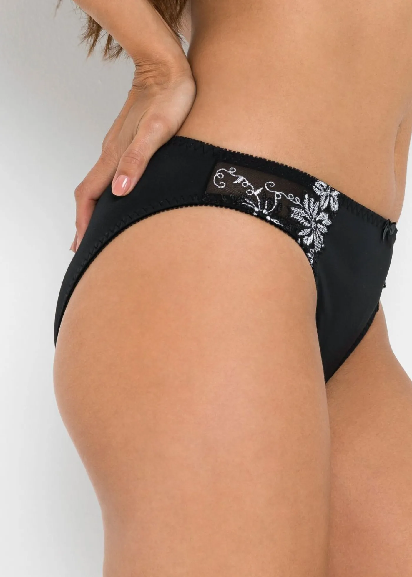 bonprix bonprix Braguita con bordado delicado (2 unidades) Negro + negro + blanco Hot