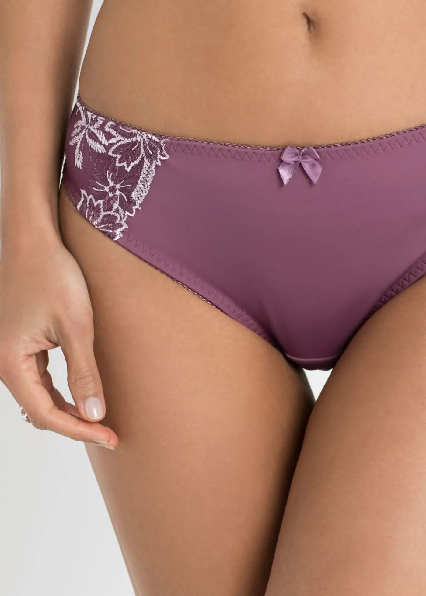 bonprix bonprix Braguita con bordado delicado (2 unidades) Baya mate/rosa mate + rosa mate Discount