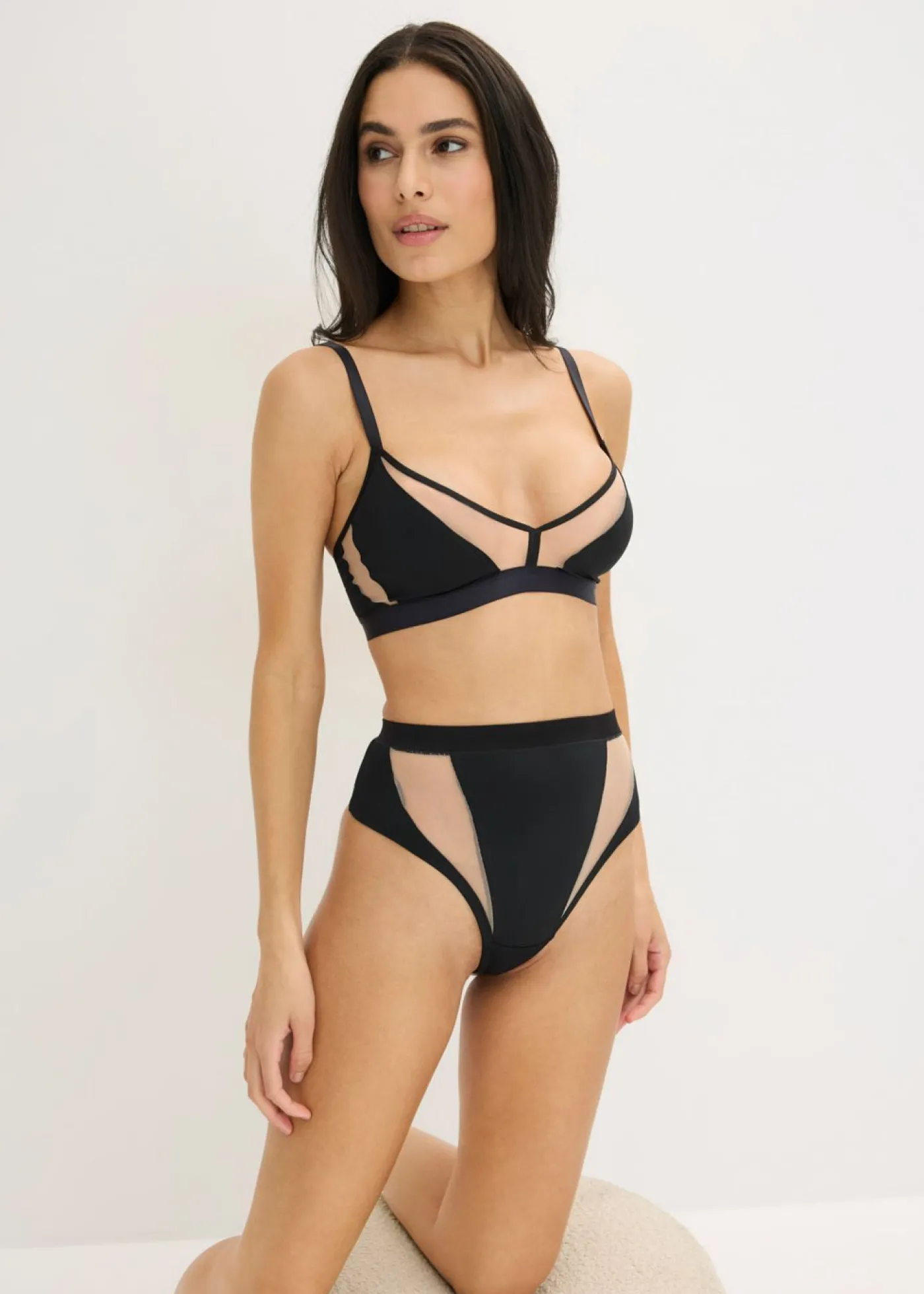 bonprix bonprix Bralette sin aros con insertos transparentes negro-marrón claro Outlet