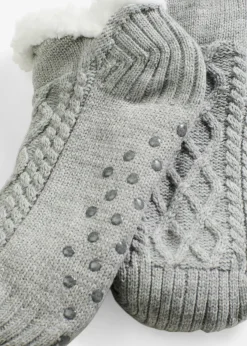 bonprix bonprix Calcetines con patrón trenzado, forro de peluche y suela antideslizante Gris claro jaspeado Online