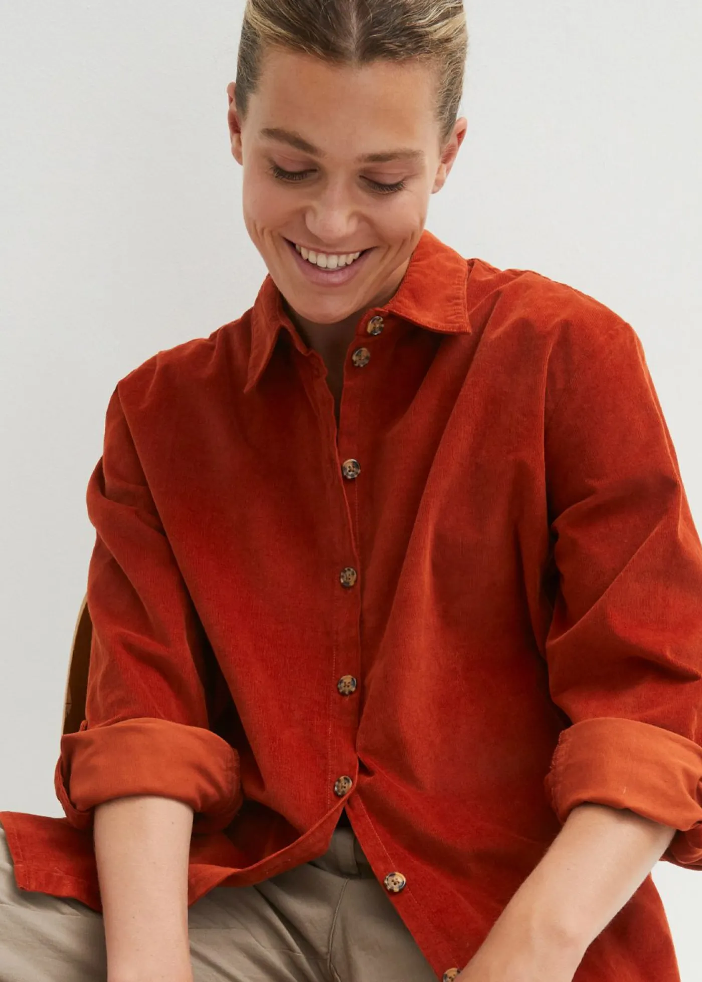 bonprix bonprix Camisa de pana con abertura lateral rojo castaño Outlet