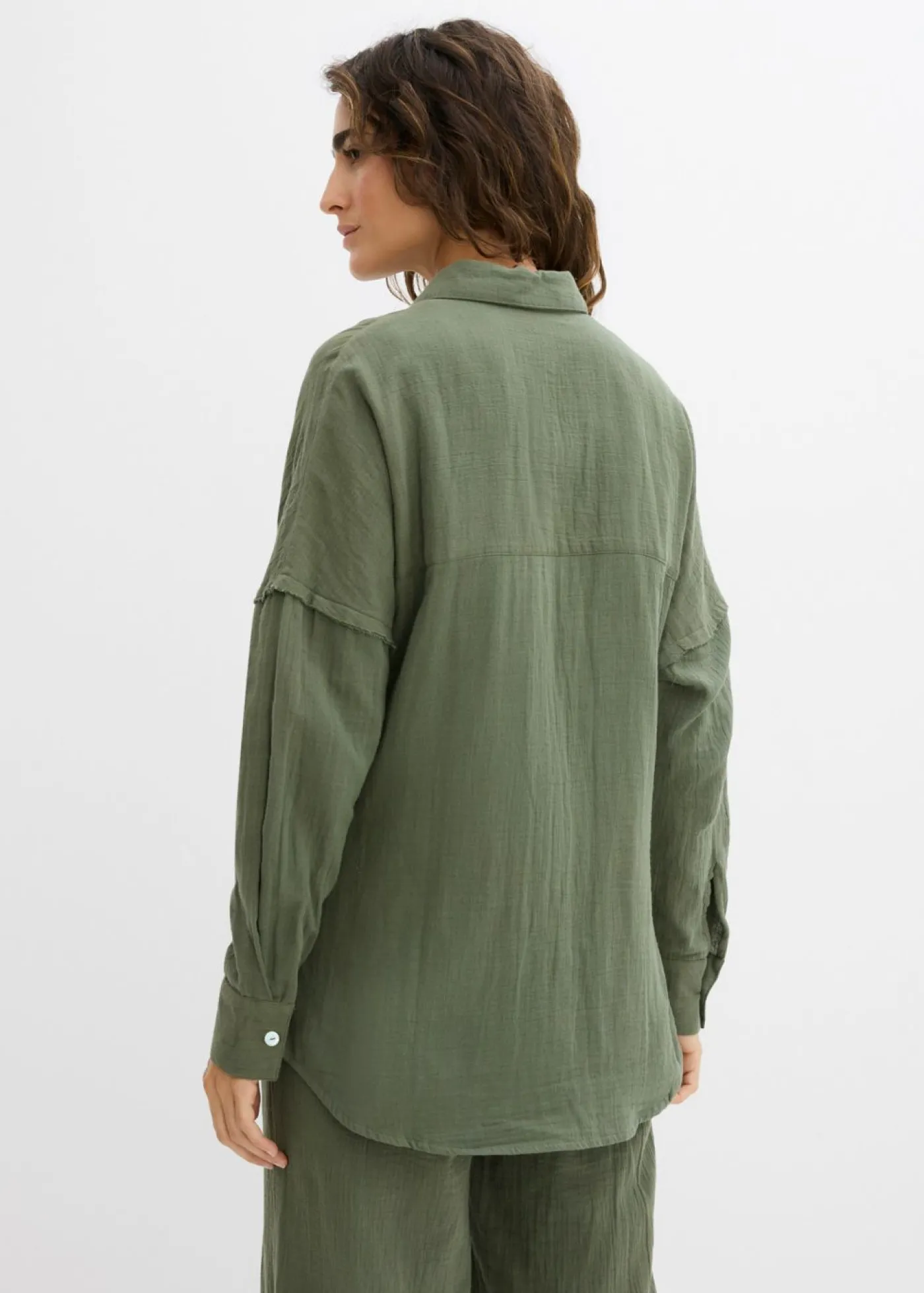 bonprix bonprix Camisa holgada de muselina ligera Verde grisáceo New