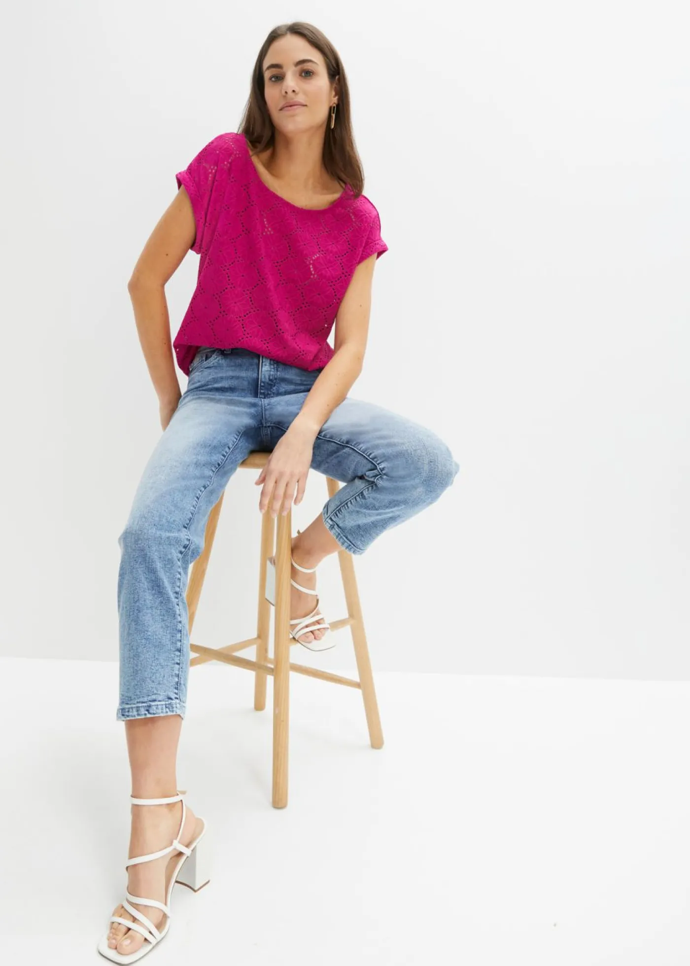 bonprix bonprix Camiseta con bordado calado Rosa fucsia Clearance