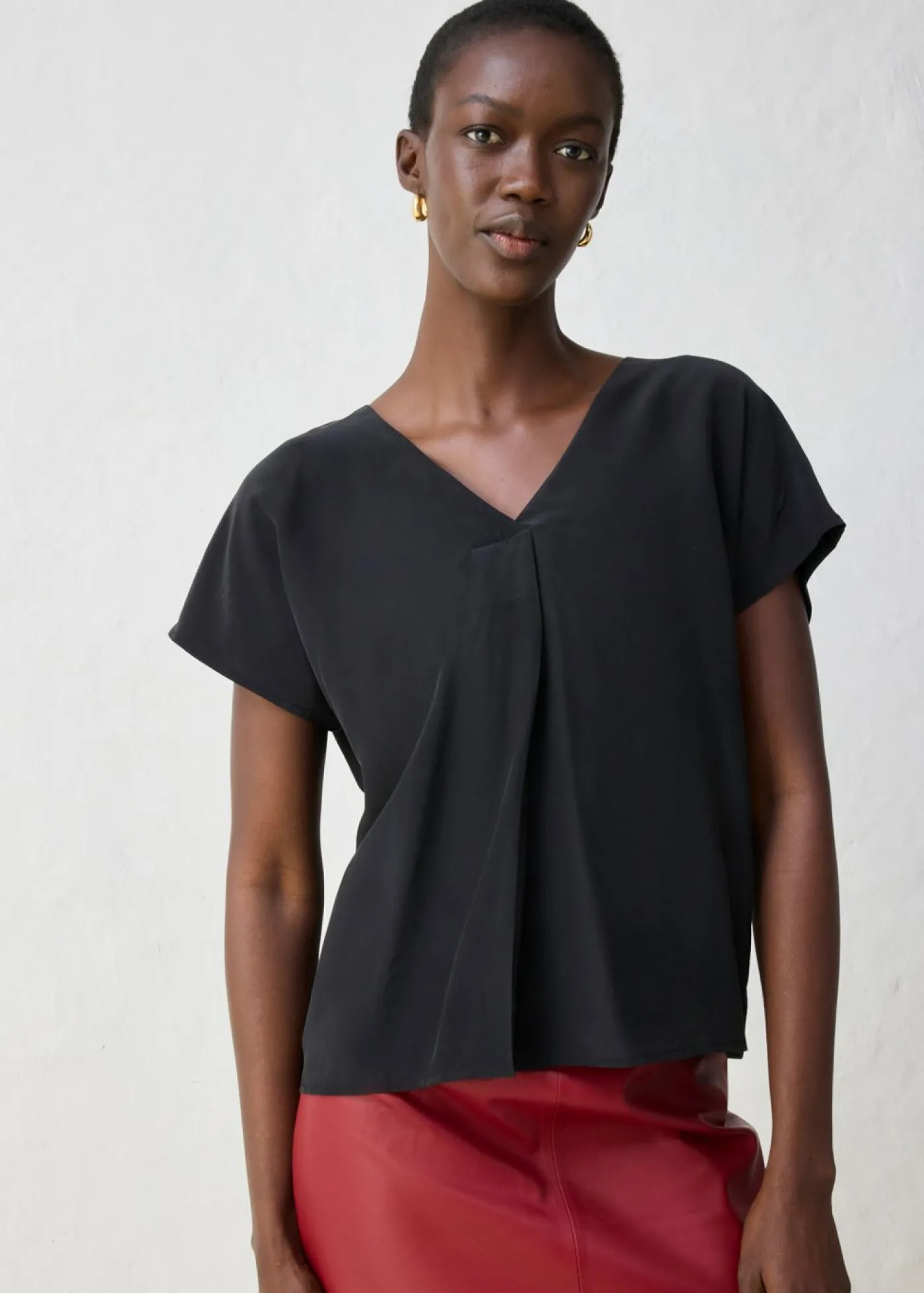 bonprix bonprix Camiseta con contenido de seda e inserto de tejido Negro Outlet