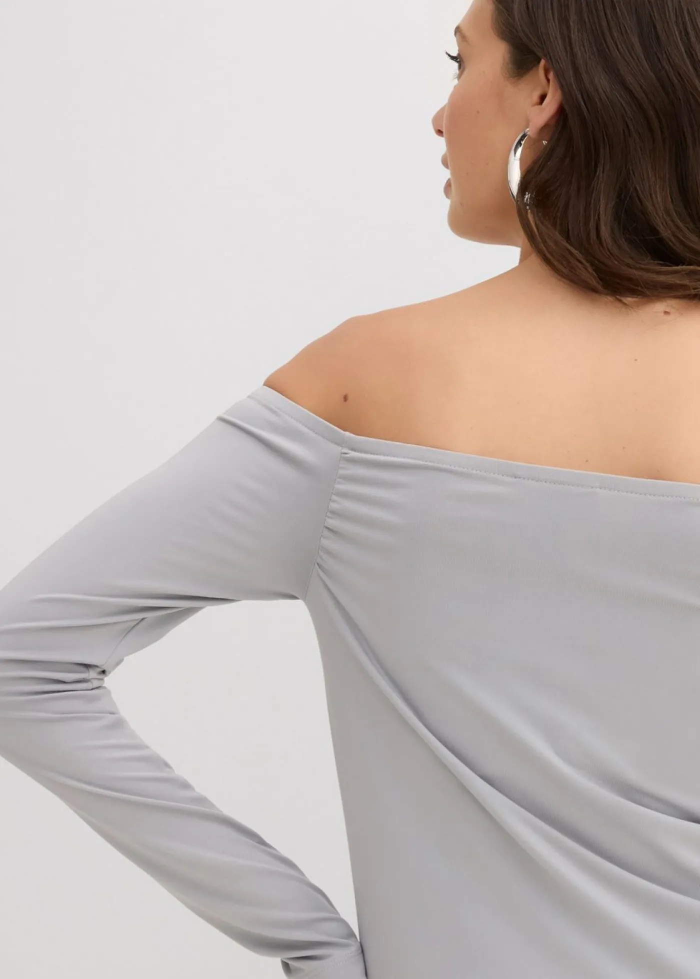 bonprix bonprix Camiseta con escote bañera de punto ligero gris sombra Hot
