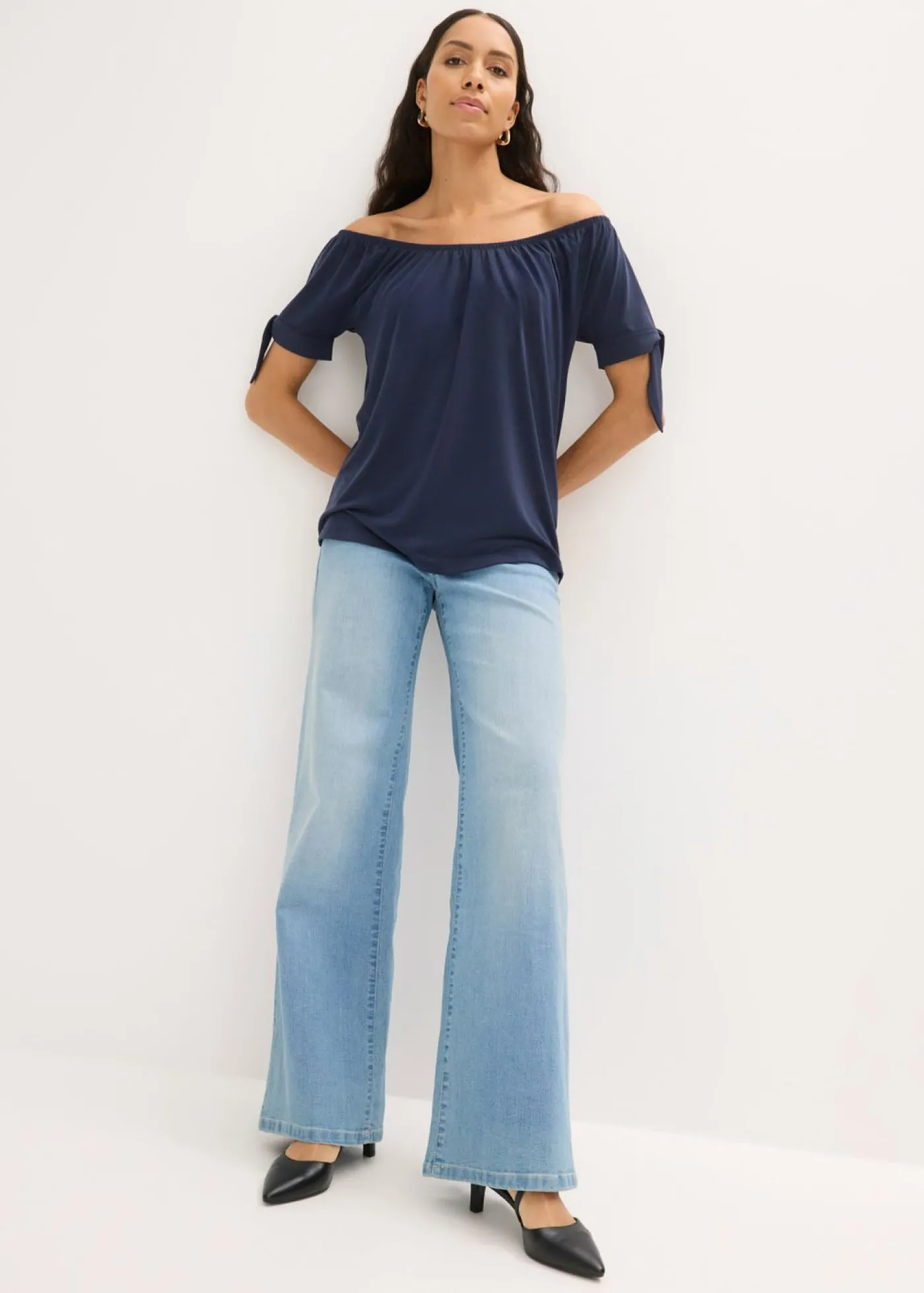 bonprix bonprix Camiseta con escote bañera y detalle de lazo Azul marino Clearance