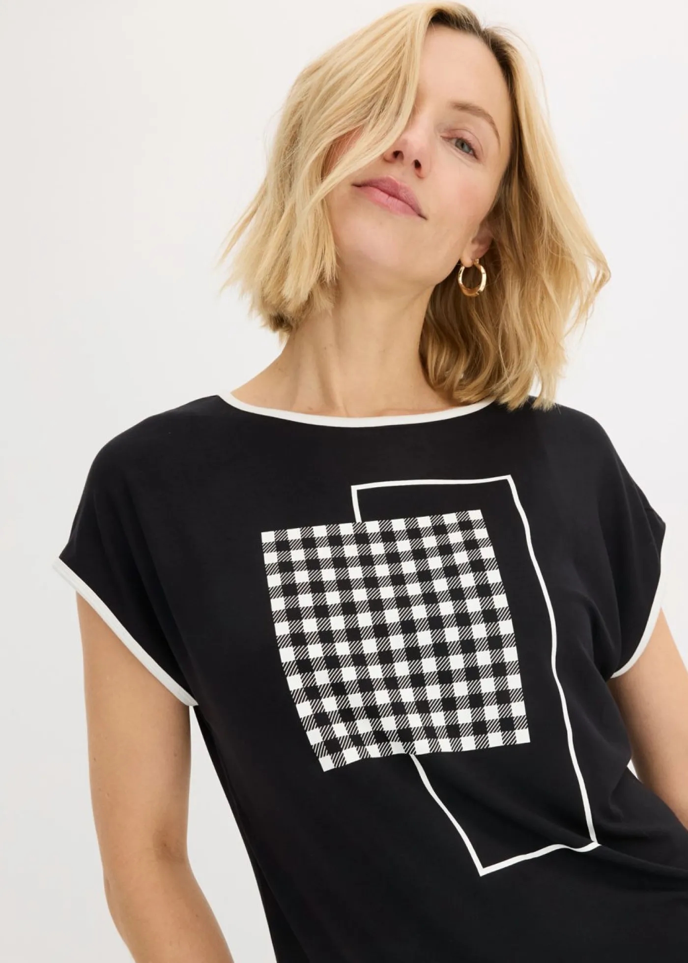 bonprix bonprix Camiseta con estampado colocado y ribete en contraste Negro-blanco lana Hot
