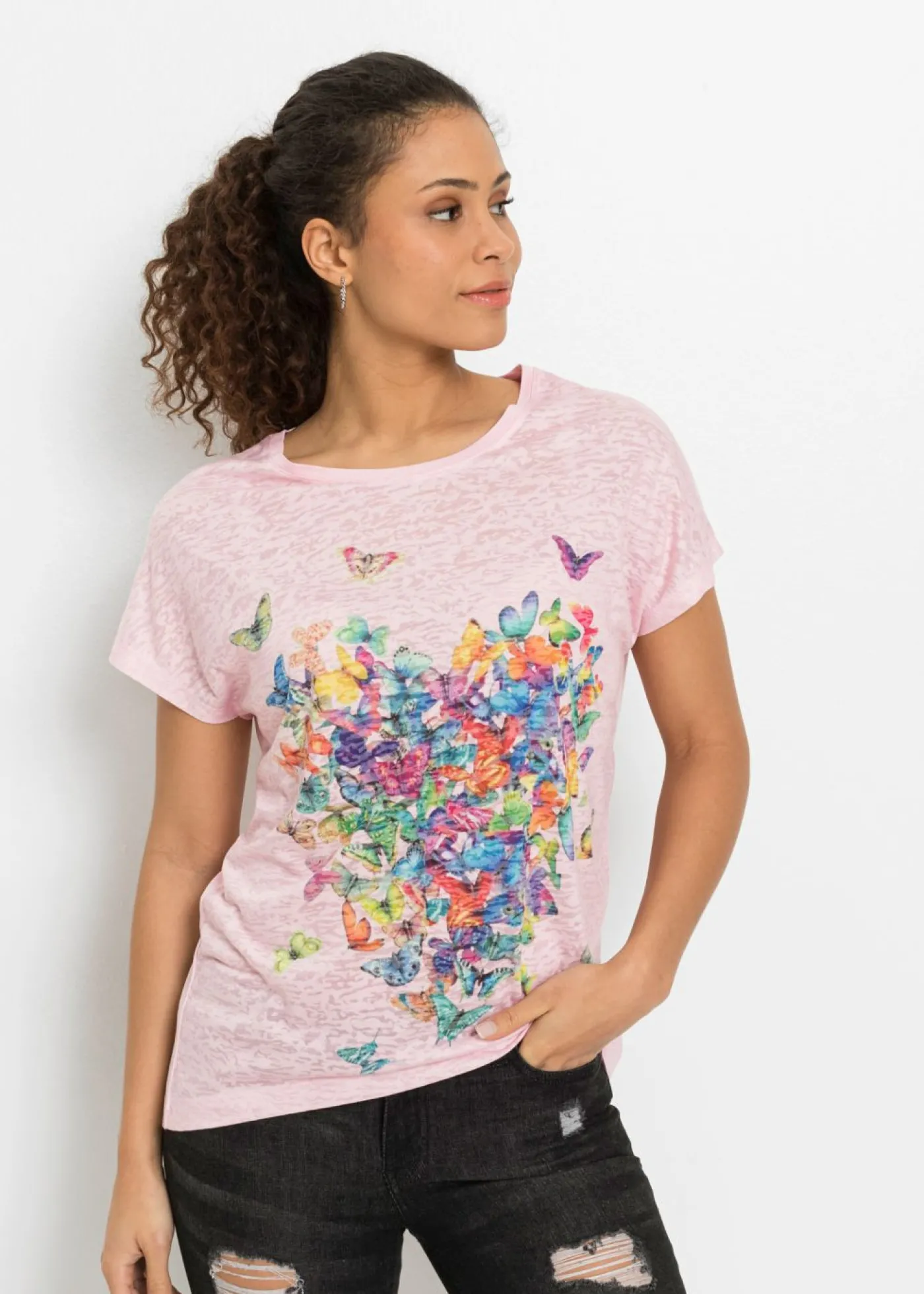 bonprix bonprix Camiseta con estampado de mariposa rosa pálido estampado Online