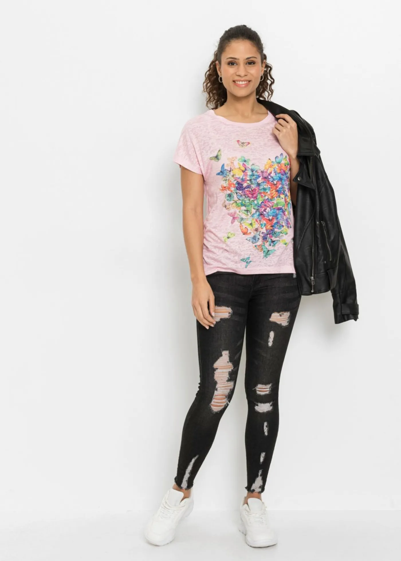 bonprix bonprix Camiseta con estampado de mariposa rosa pálido estampado Online