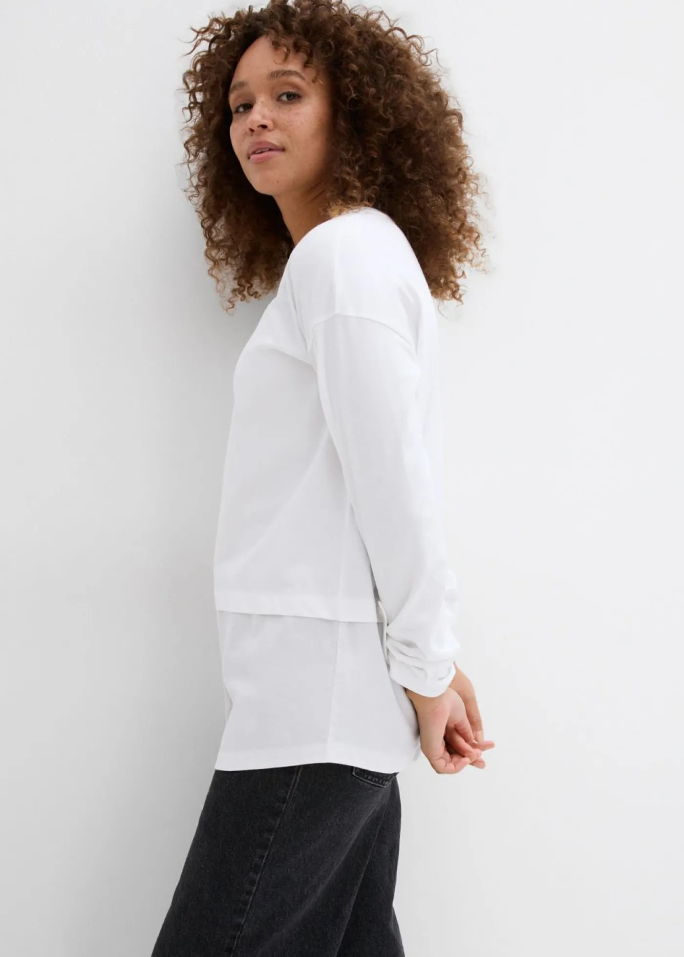 bonprix bonprix Camiseta con inserto de blusa de algodón orgánico puro Blanco Hot