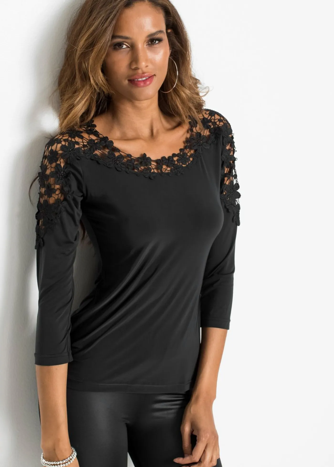bonprix bonprix Camiseta con inserto de ganchillo y mangas 3/4 Negro Outlet