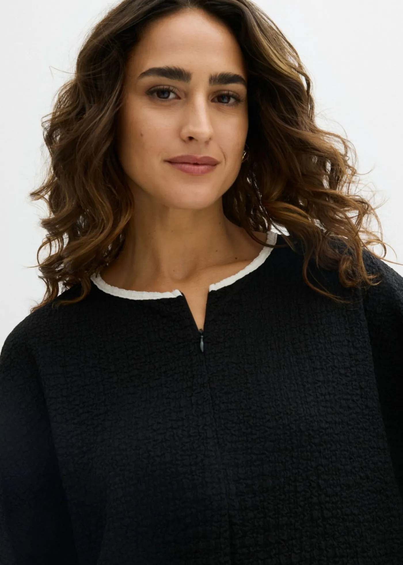 bonprix bonprix Camiseta con ribete en contraste Negro-blanco lana