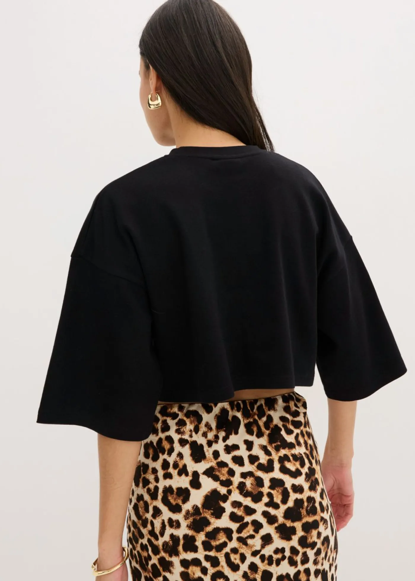 bonprix bonprix Camiseta corta de algodón orgánico puro Negro con estampado de leopardo Discount