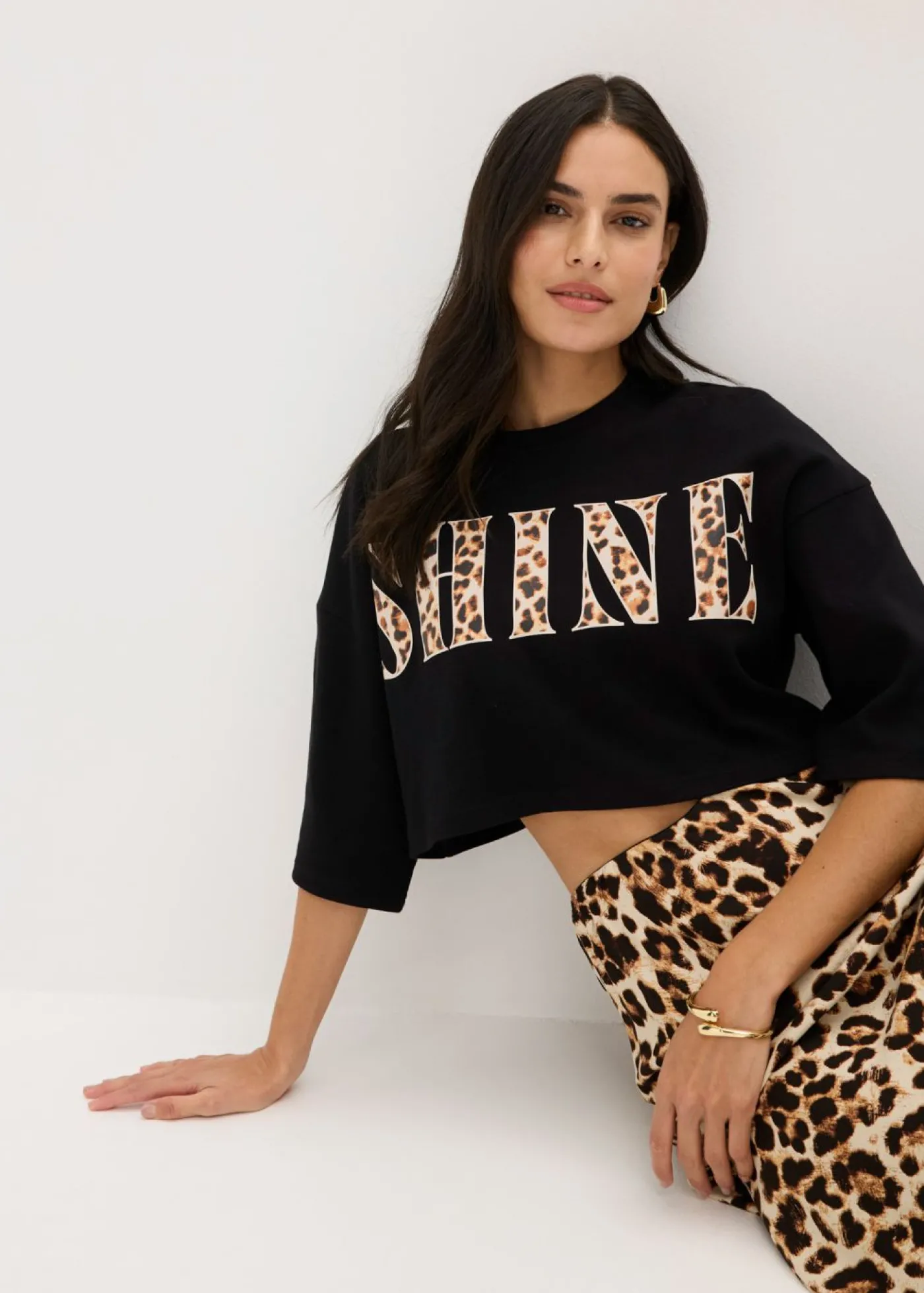 bonprix bonprix Camiseta corta de algodón orgánico puro Negro con estampado de leopardo Discount