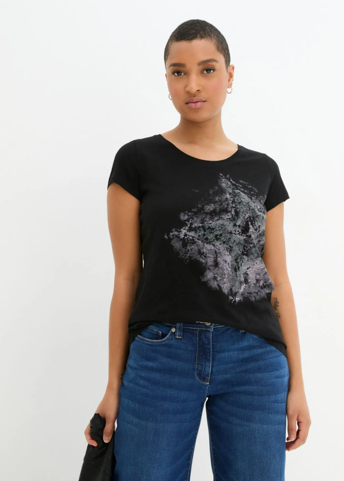 bonprix bonprix Camiseta de algodón e hilo flameado con manga corta Negro estampado Clearance