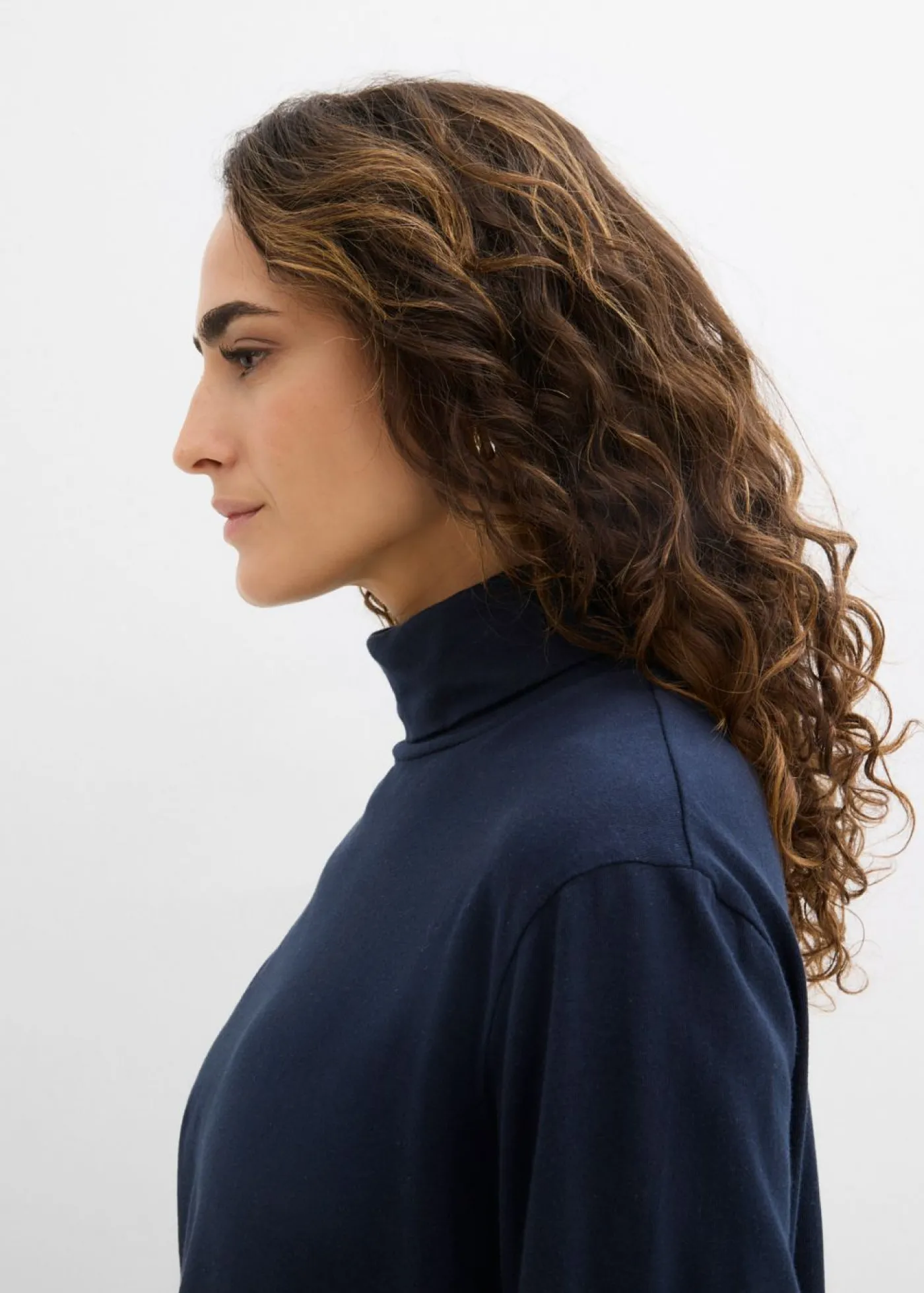 bonprix bonprix Camiseta de algodón orgánico puro con cuello alto Azul marino Hot