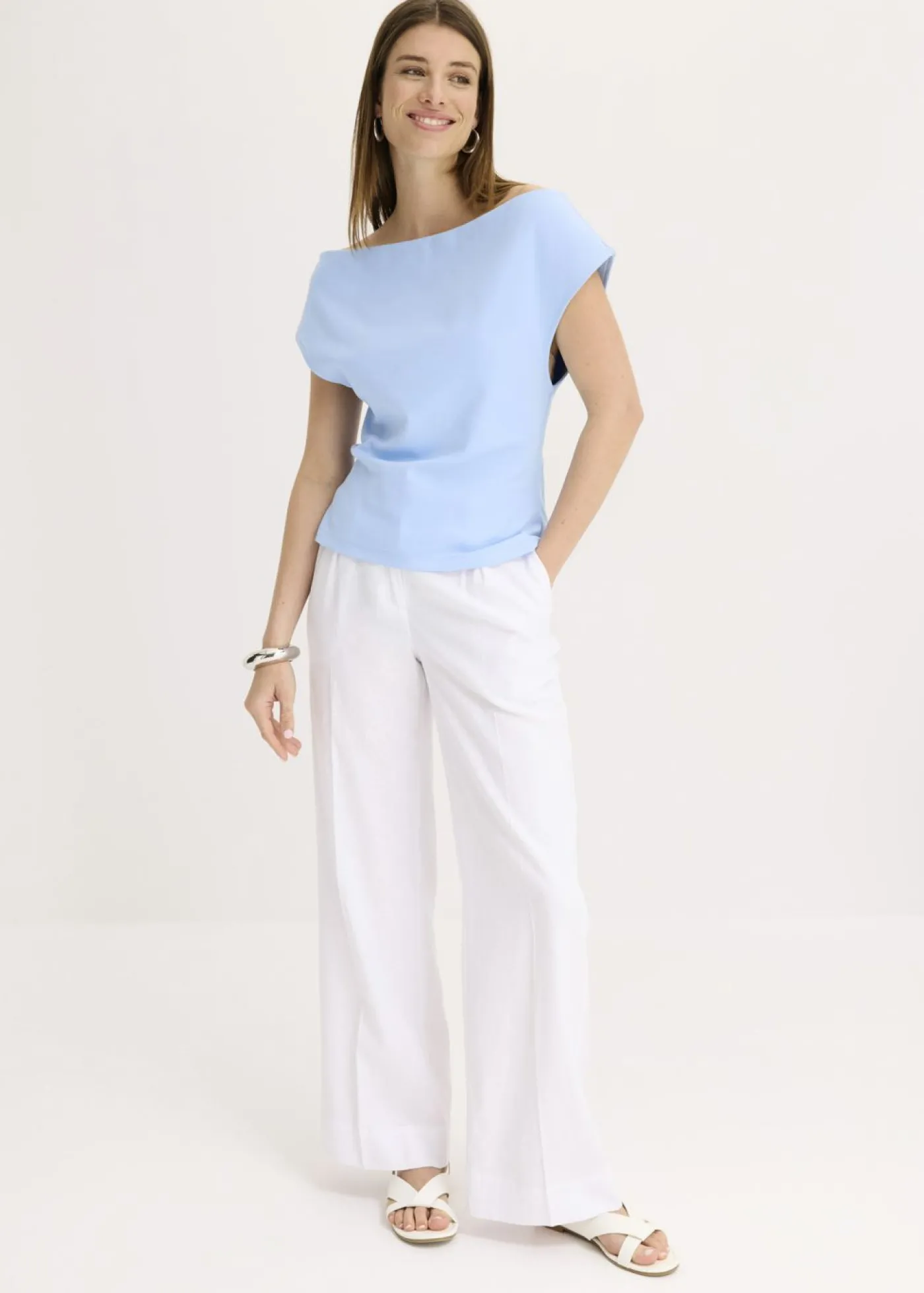 bonprix bonprix Camiseta de algodón orgánico puro con hombros al descubierto Azul claro Online